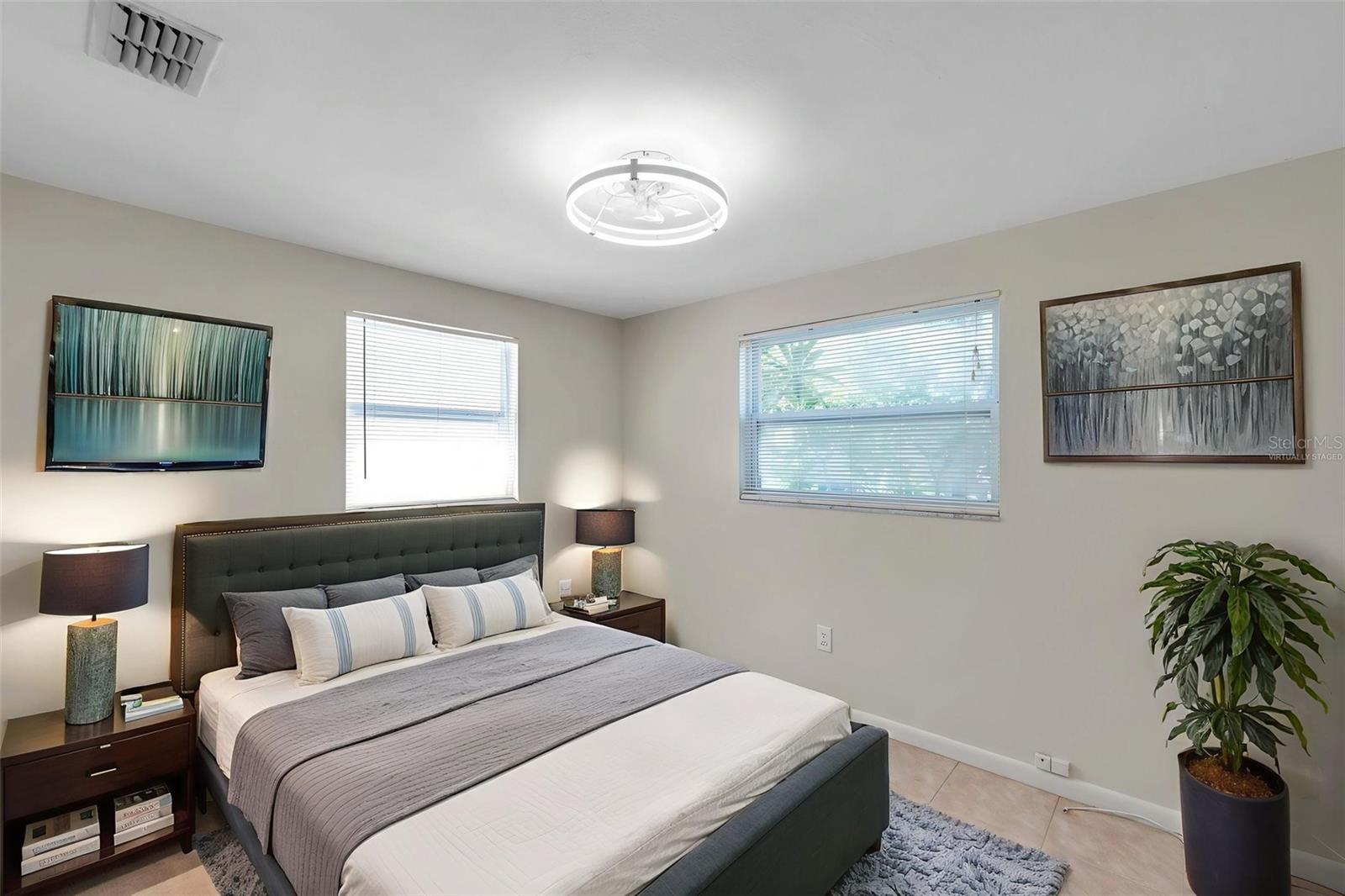 Image 5 of 39 For 8074 37th Avenue N