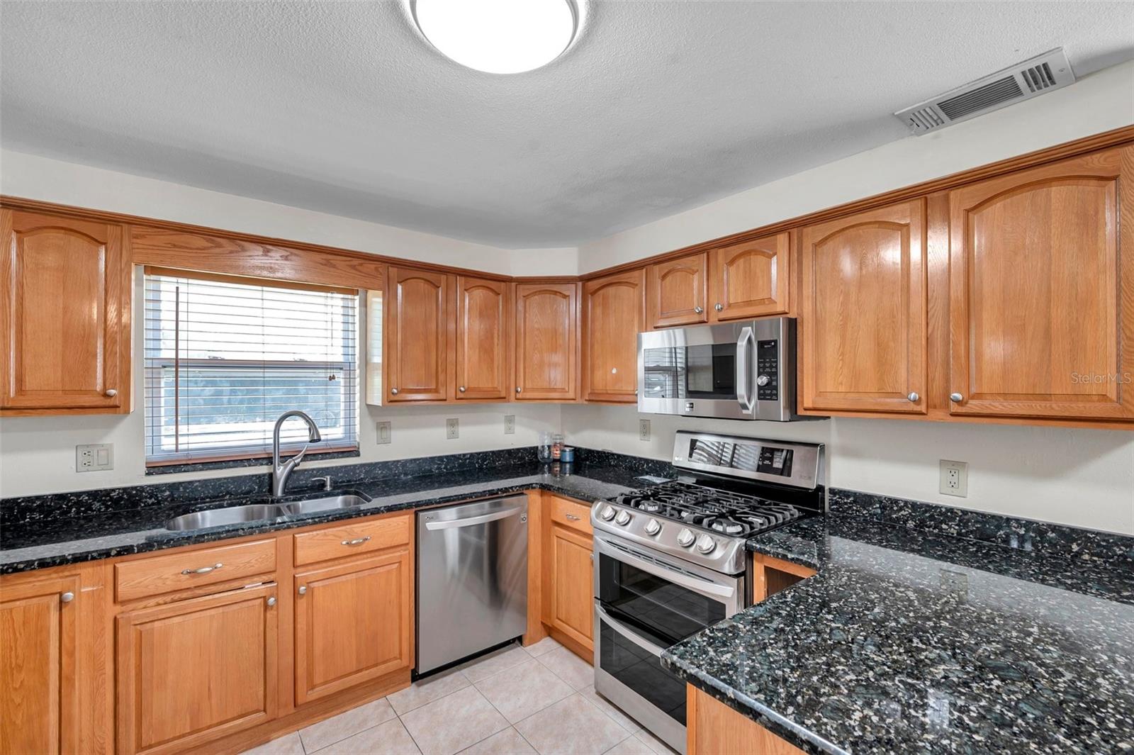 Image 7 of 39 For 8074 37th Avenue N