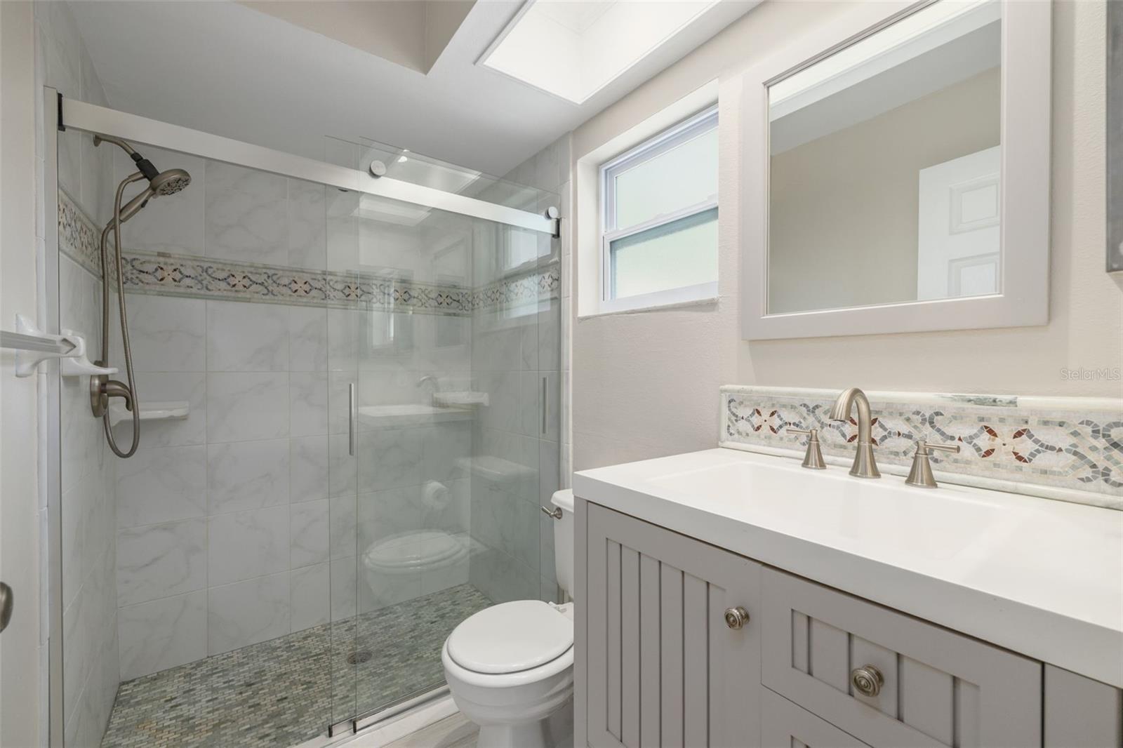 Image 17 of 40 For 310 Arbor Drive E