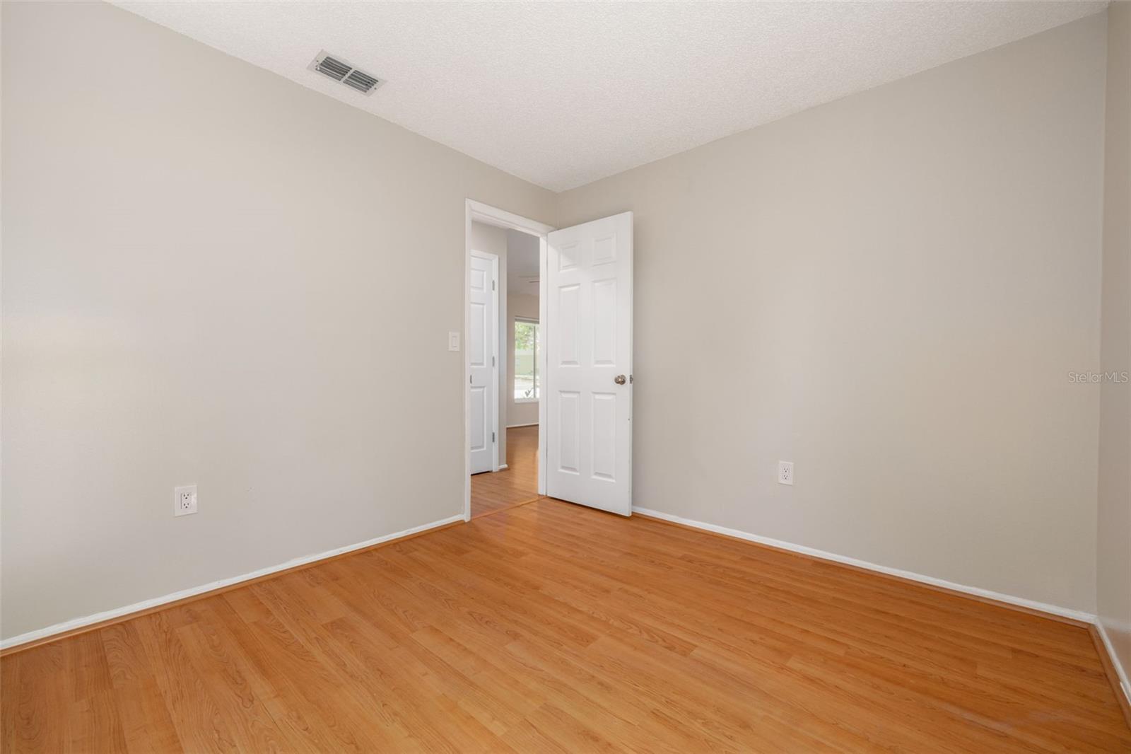 Image 20 of 40 For 310 Arbor Drive E