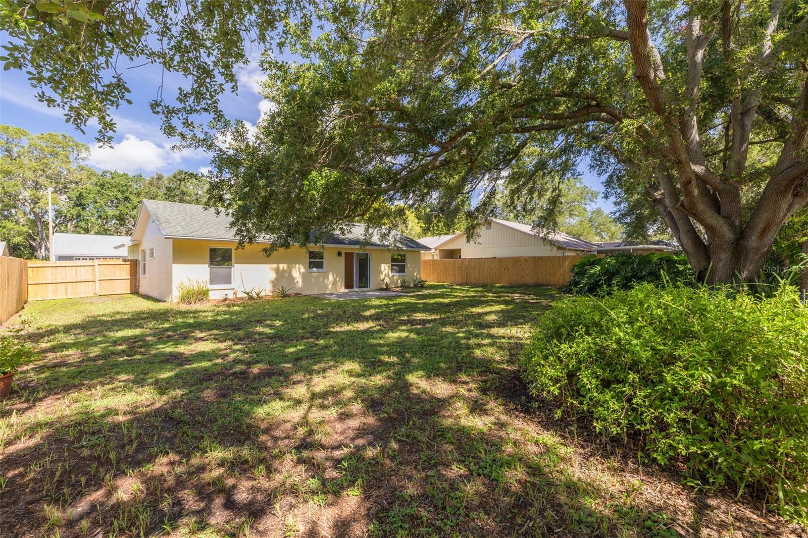 Image 29 of 40 For 310 Arbor Drive E