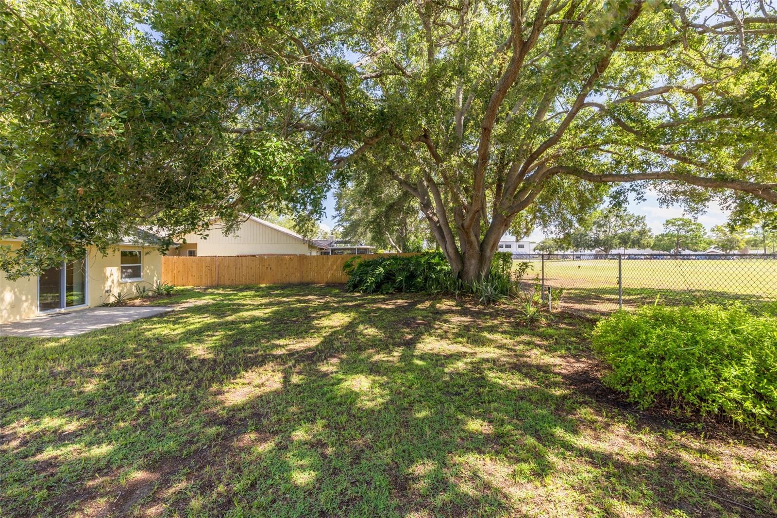 Image 30 of 40 For 310 Arbor Drive E