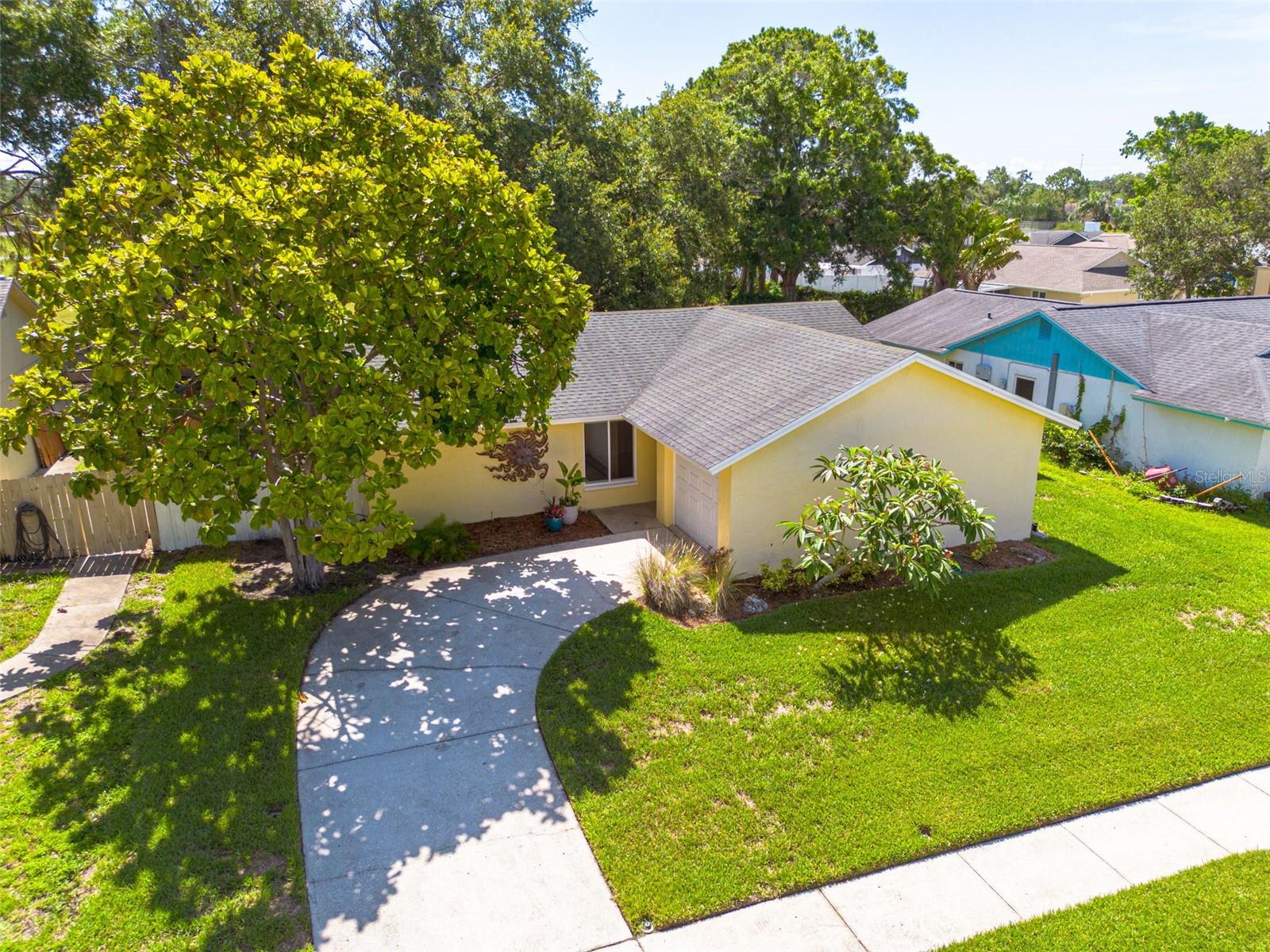 Image 34 of 40 For 310 Arbor Drive E