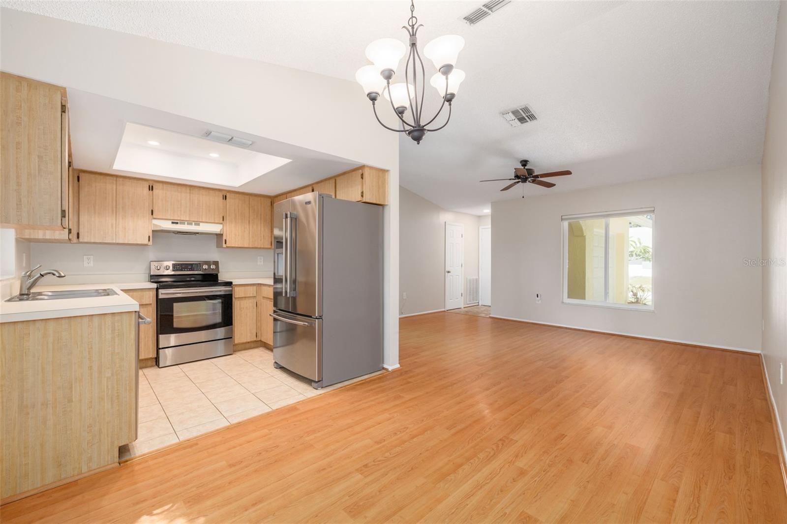 Image 9 of 40 For 310 Arbor Drive E