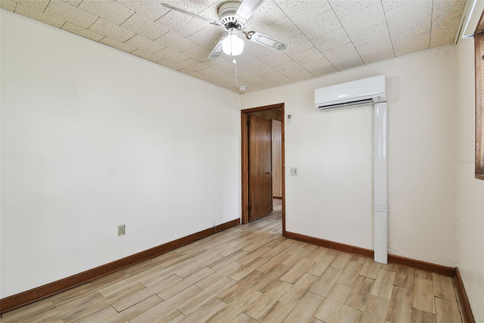 Image 17 of 29 For 5906 12th Street
