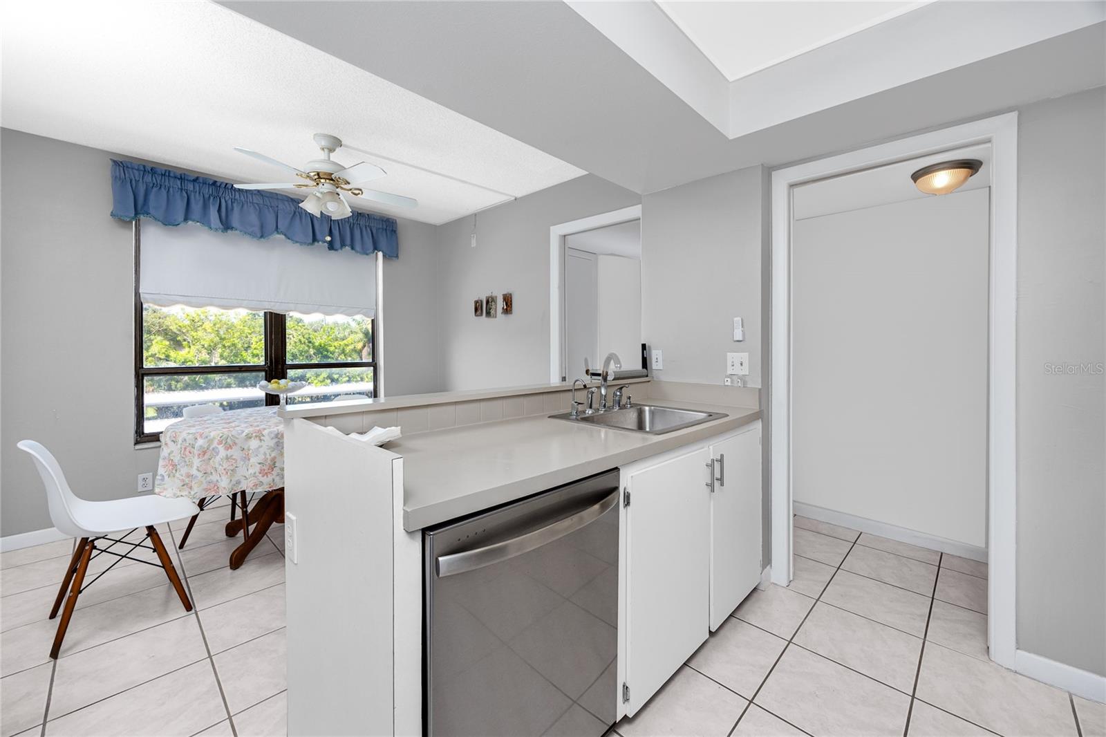 Image 10 of 61 For 2621 Cove Cay Drive 309