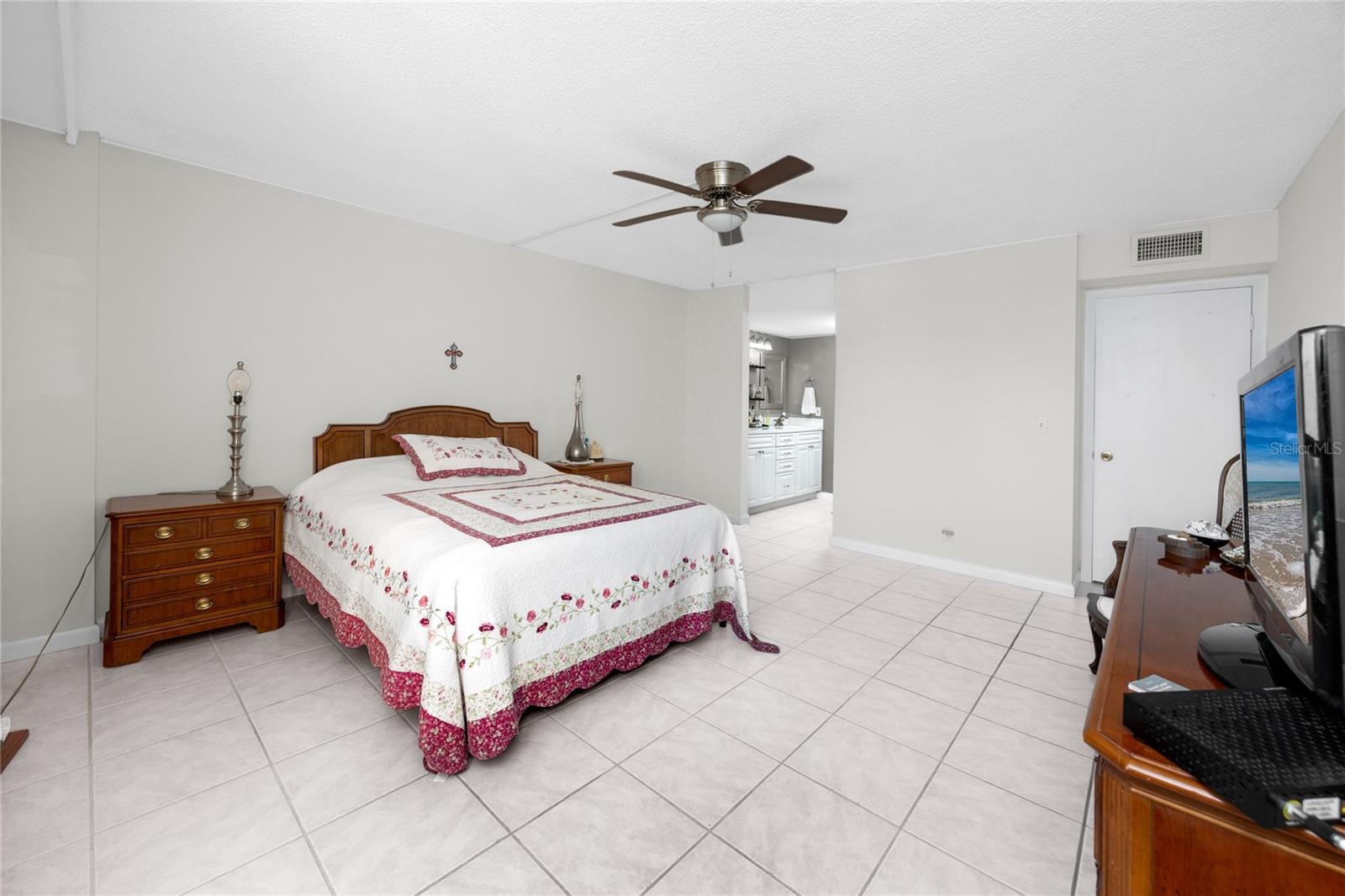 Image 22 of 61 For 2621 Cove Cay Drive 309