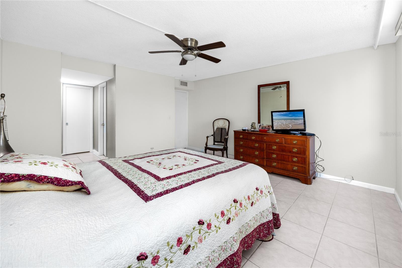 Image 23 of 61 For 2621 Cove Cay Drive 309
