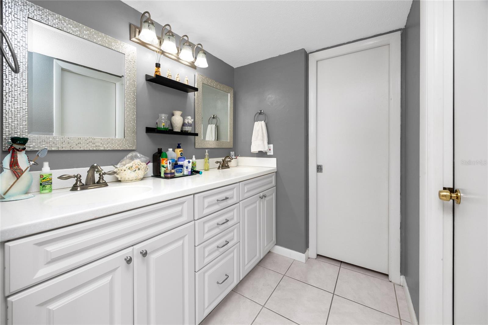 Image 26 of 61 For 2621 Cove Cay Drive 309