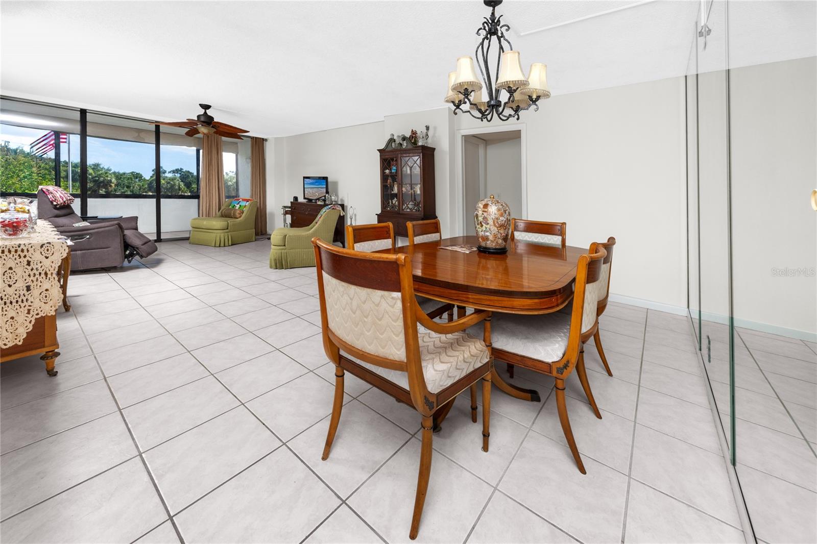 Image 4 of 61 For 2621 Cove Cay Drive 309