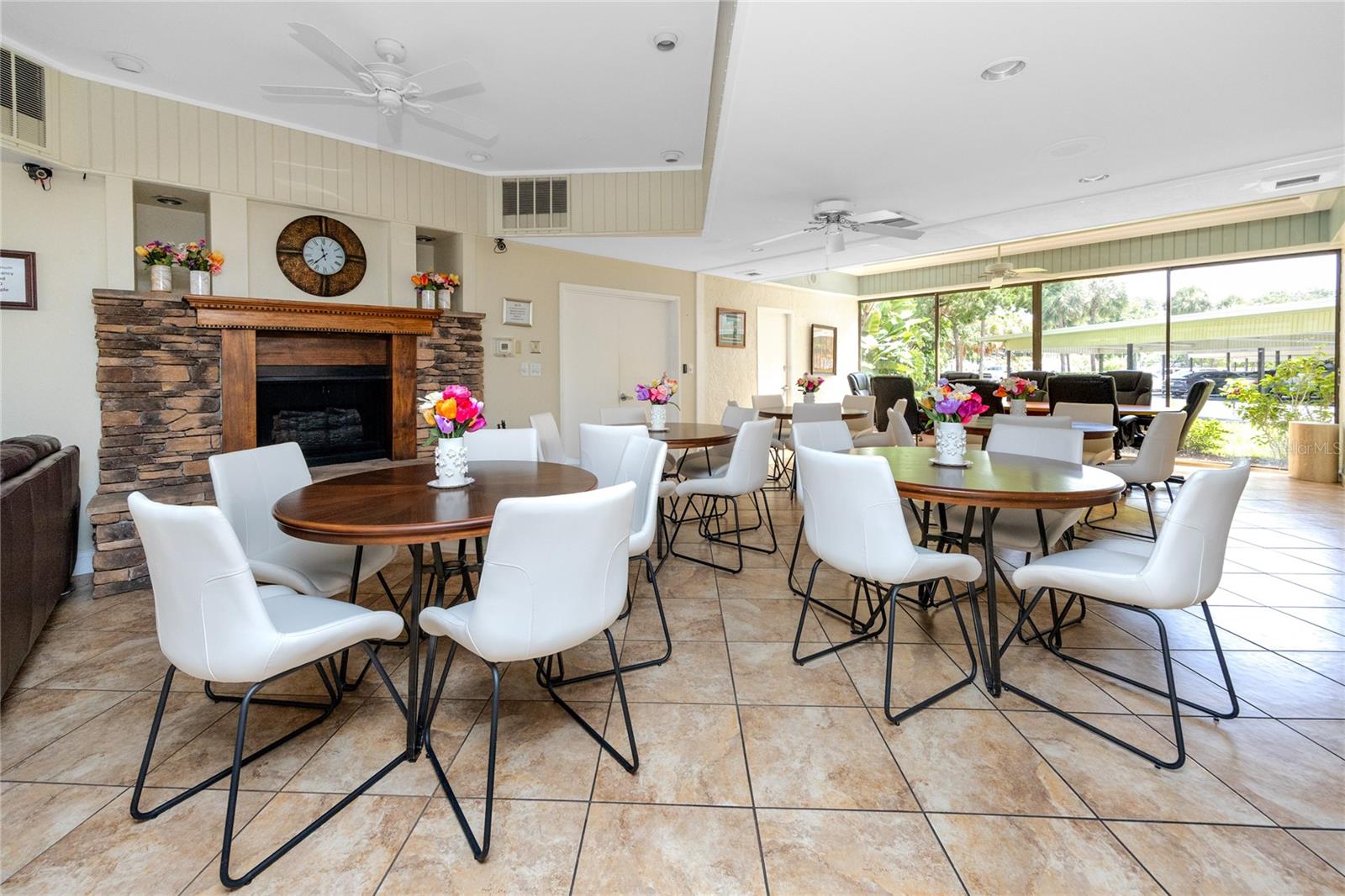 Image 44 of 61 For 2621 Cove Cay Drive 309