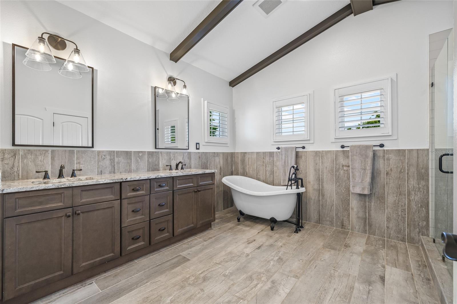 Image 16 of 54 For 311 12th Avenue N