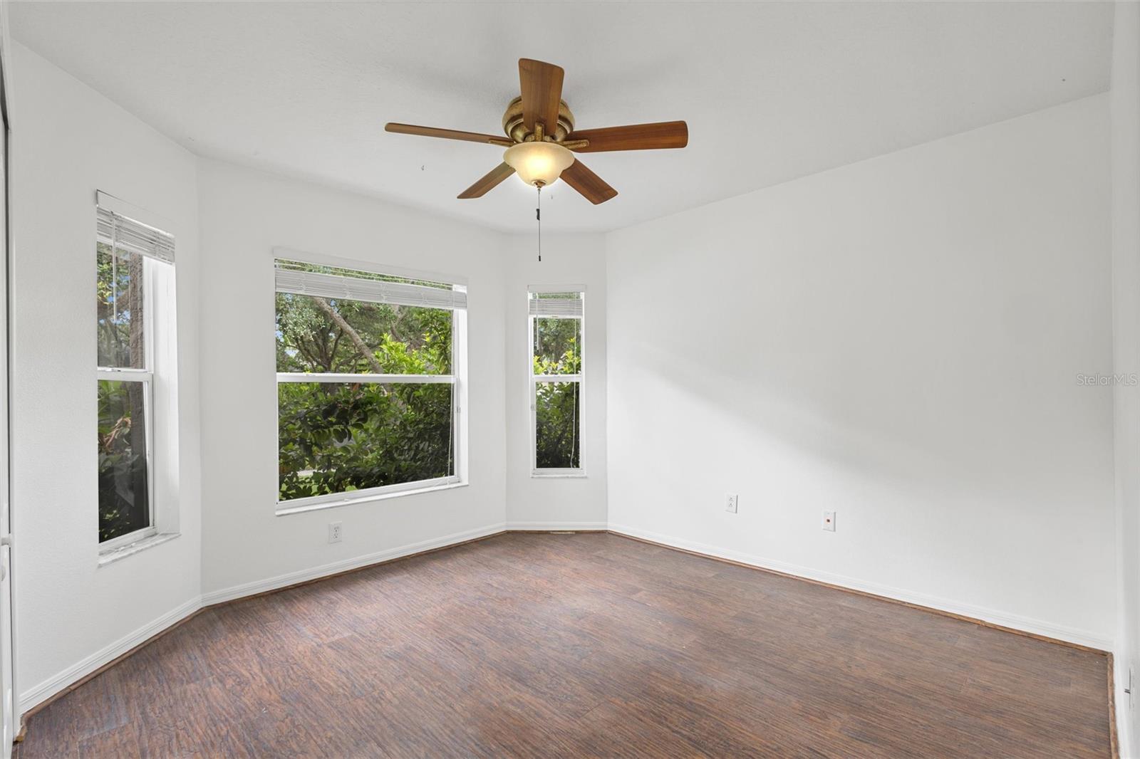 Image 18 of 40 For 10462 Lucaya Drive