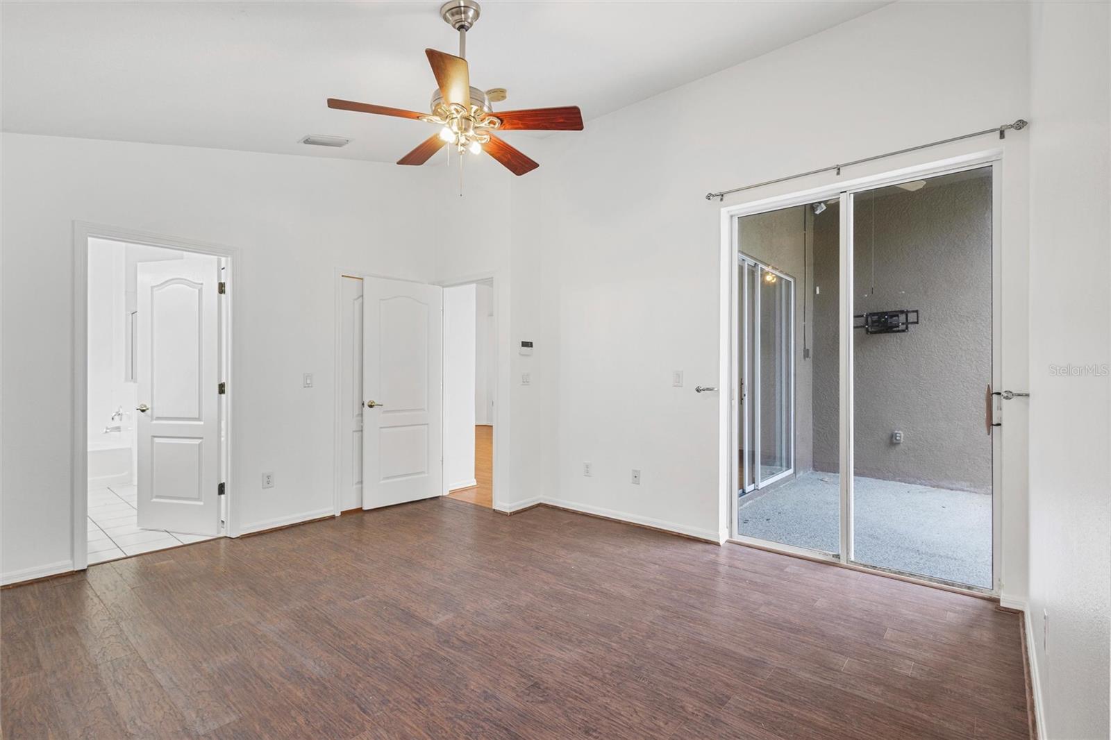 Image 32 of 40 For 10462 Lucaya Drive