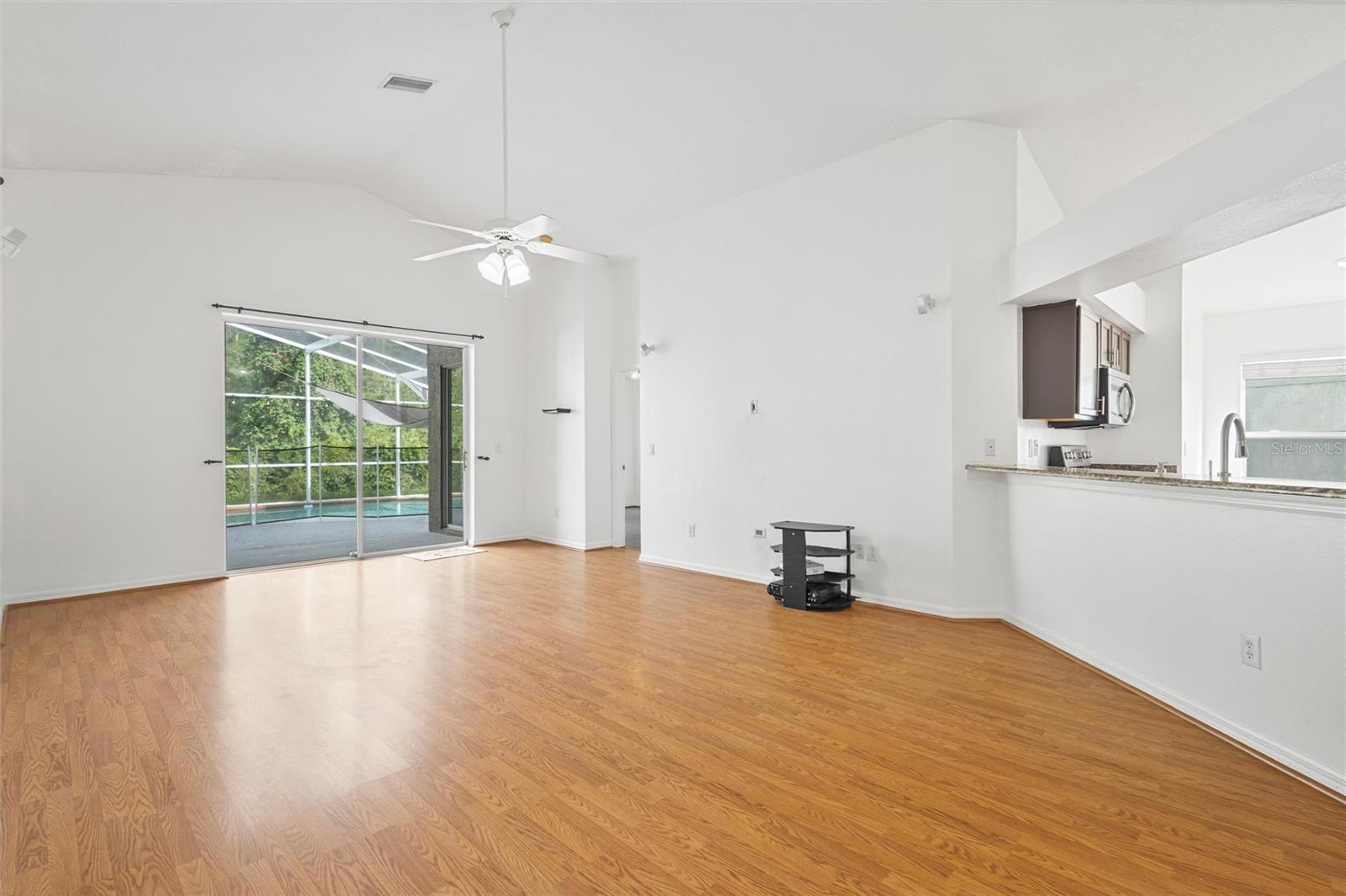 Image 5 of 40 For 10462 Lucaya Drive
