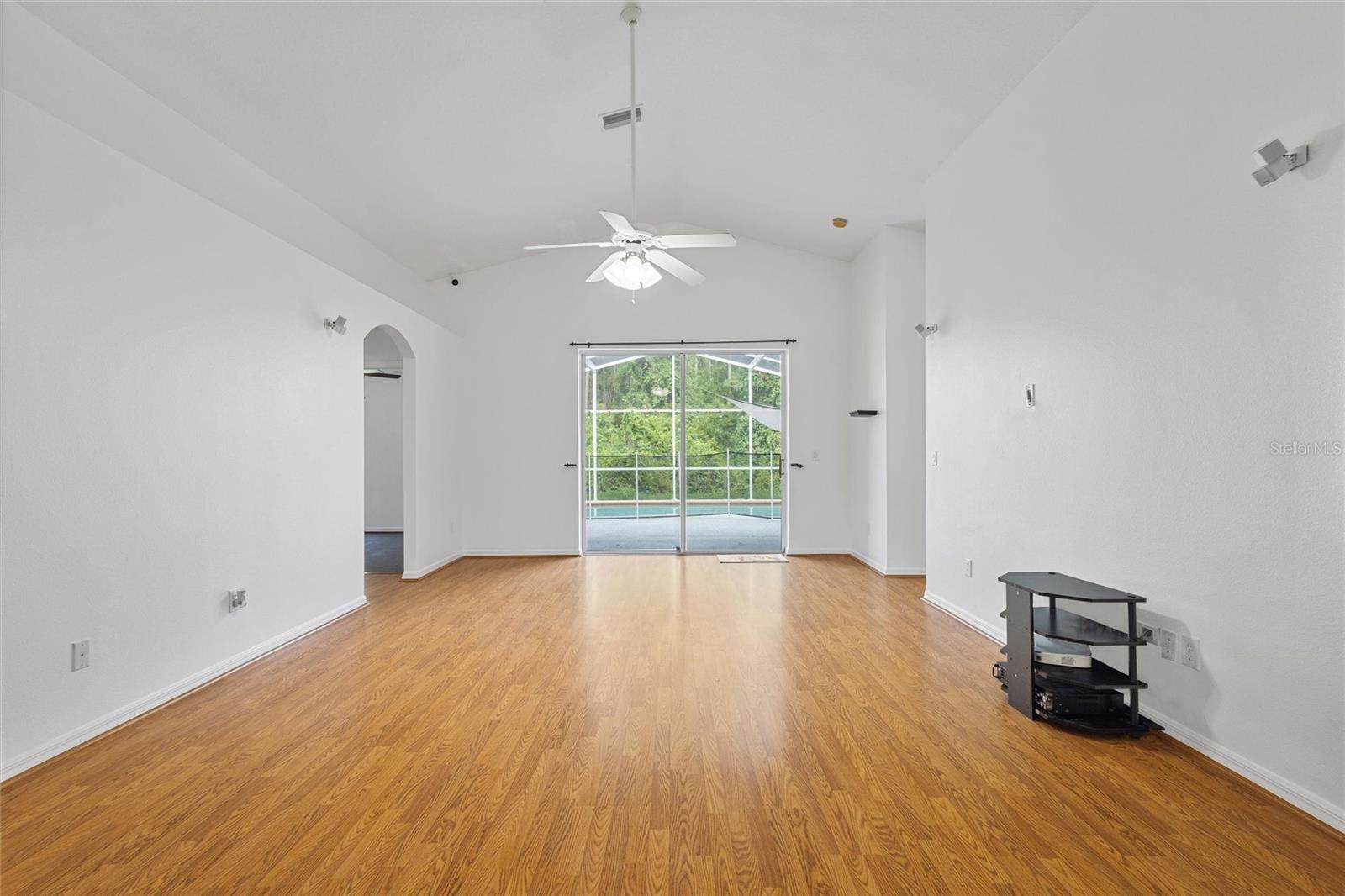 Image 6 of 40 For 10462 Lucaya Drive
