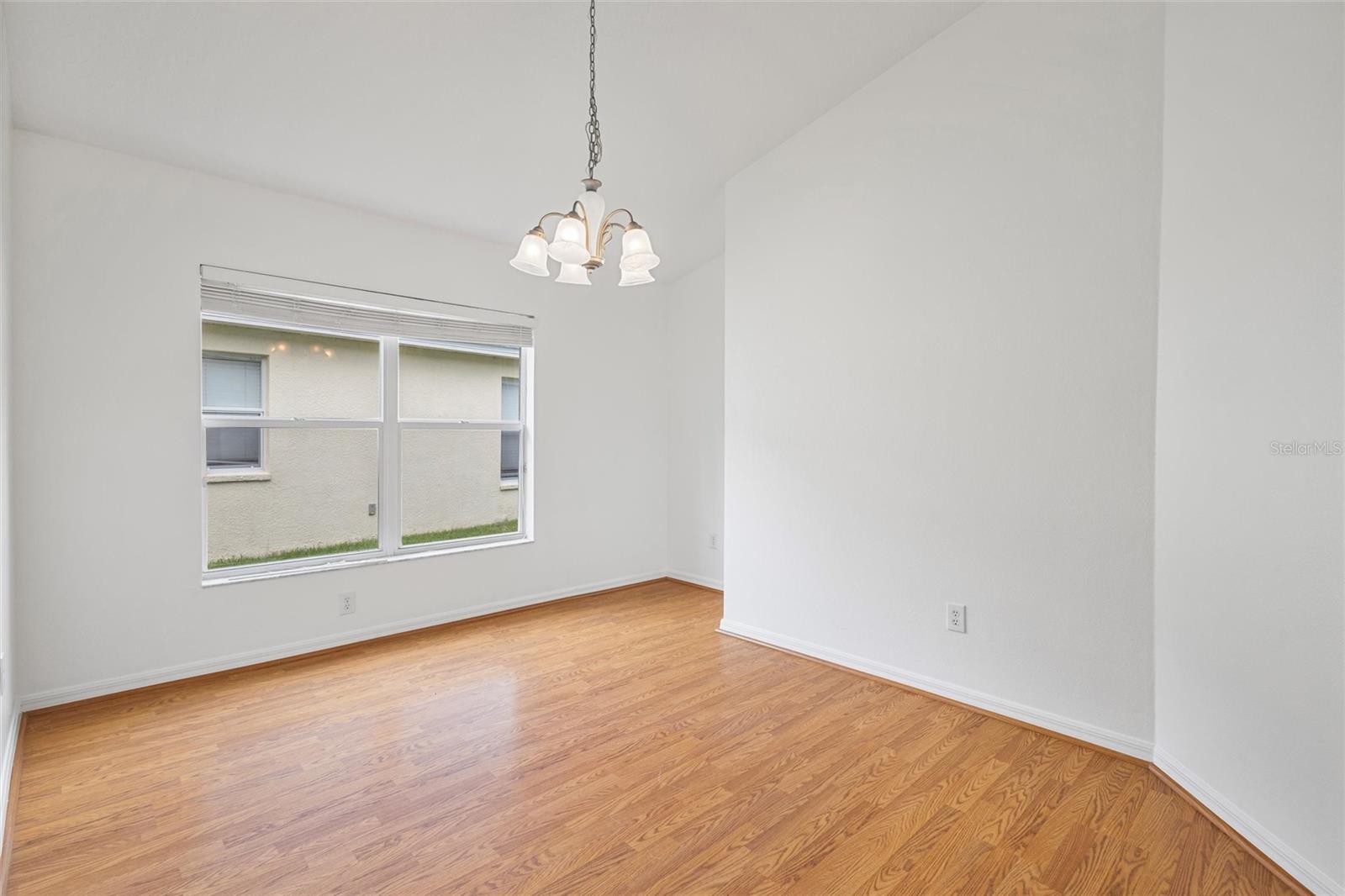 Image 7 of 40 For 10462 Lucaya Drive