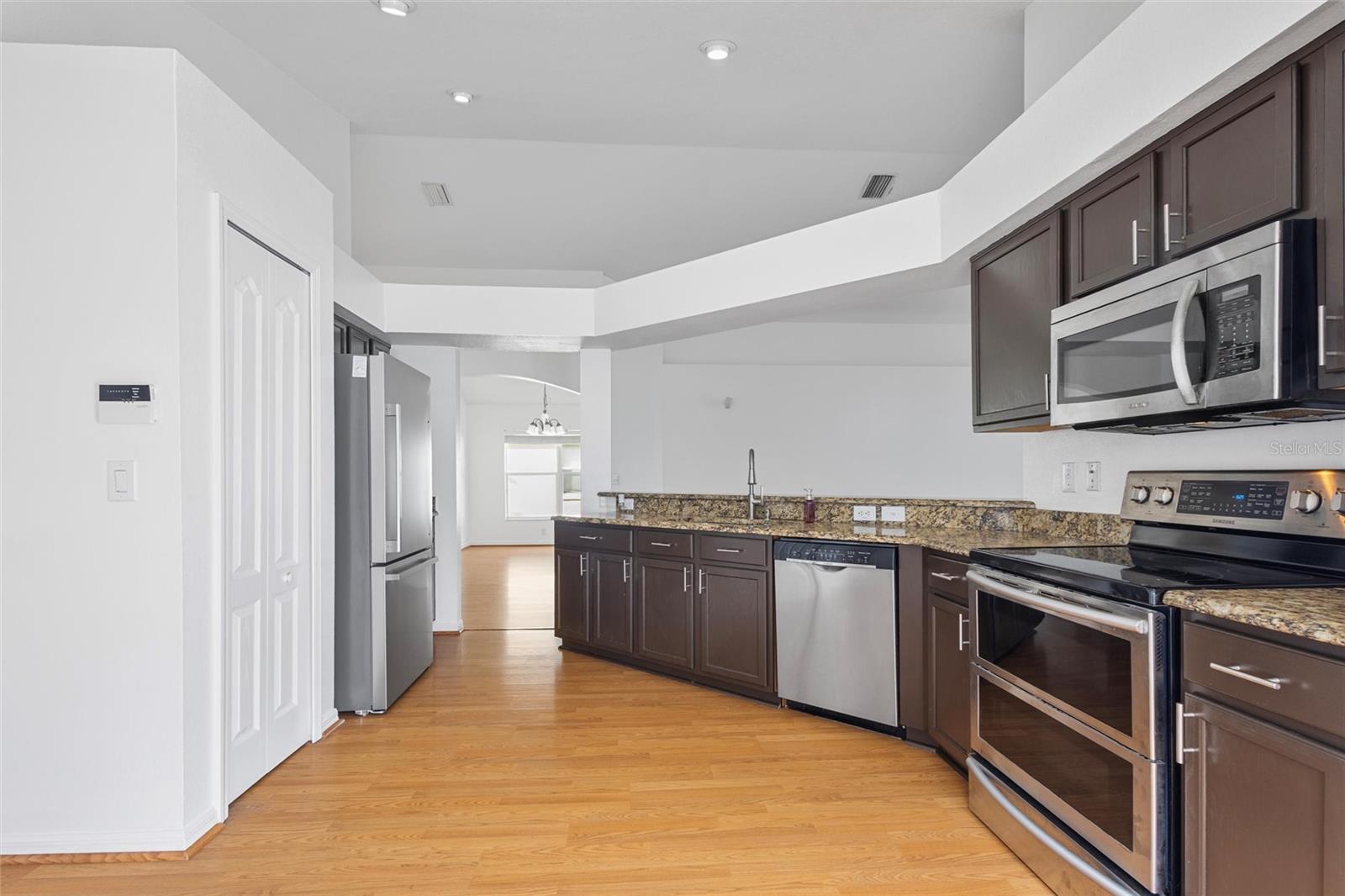 Image 9 of 40 For 10462 Lucaya Drive