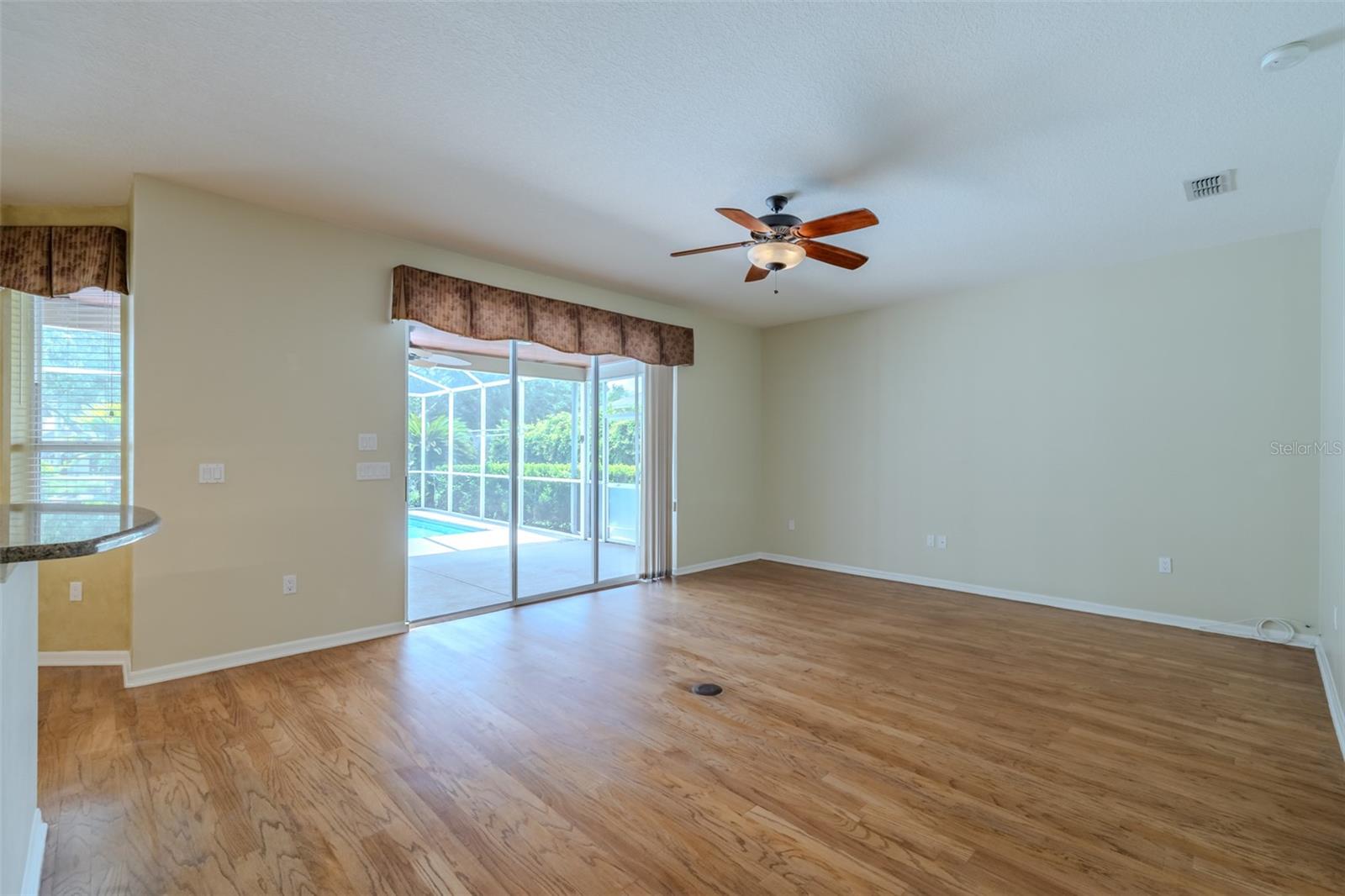 Image 13 of 66 For 5315 Cedarshake Lane