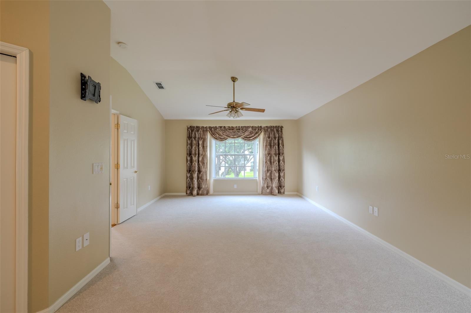 Image 16 of 66 For 5315 Cedarshake Lane