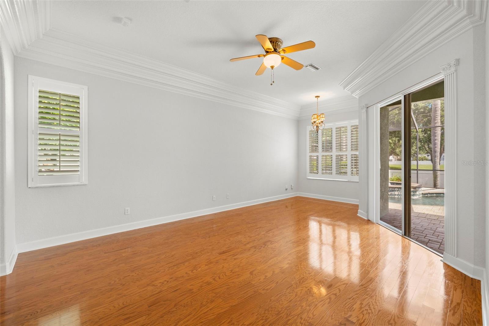 Image 26 of 50 For 3916 Valrico Grove Drive