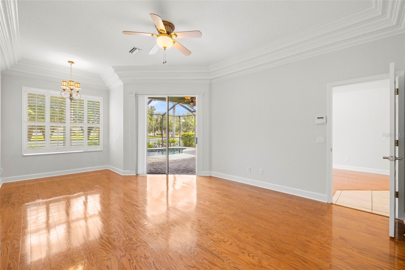 Image 28 of 50 For 3916 Valrico Grove Drive