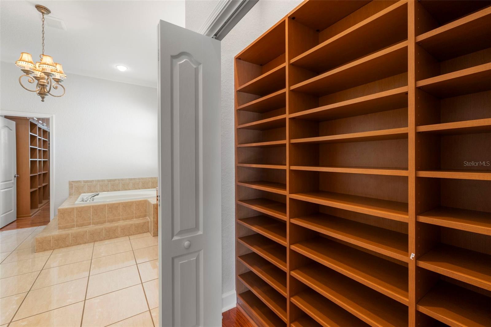 Image 30 of 50 For 3916 Valrico Grove Drive