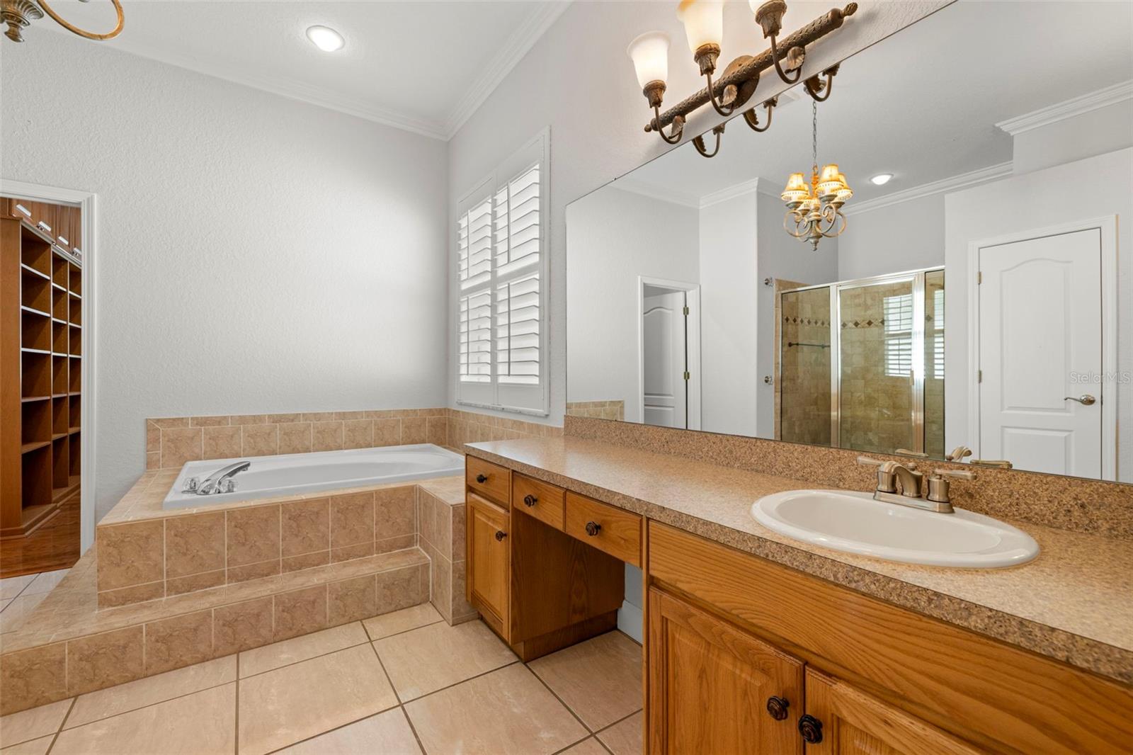 Image 31 of 50 For 3916 Valrico Grove Drive