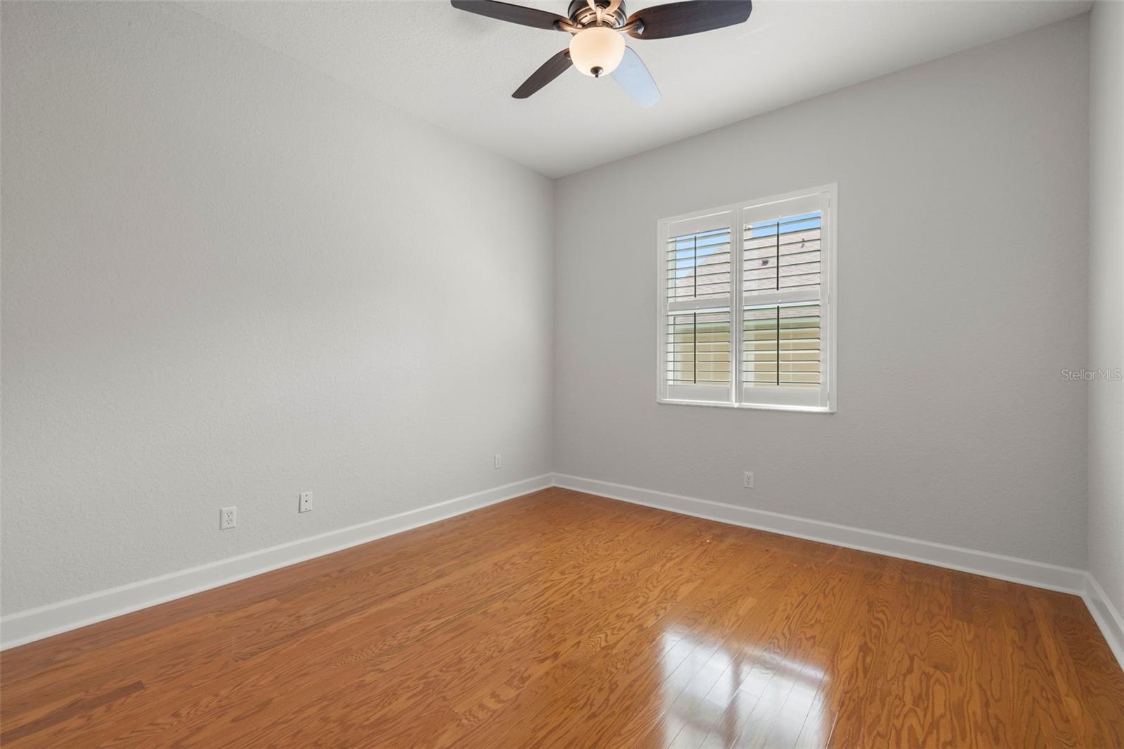 Image 37 of 50 For 3916 Valrico Grove Drive