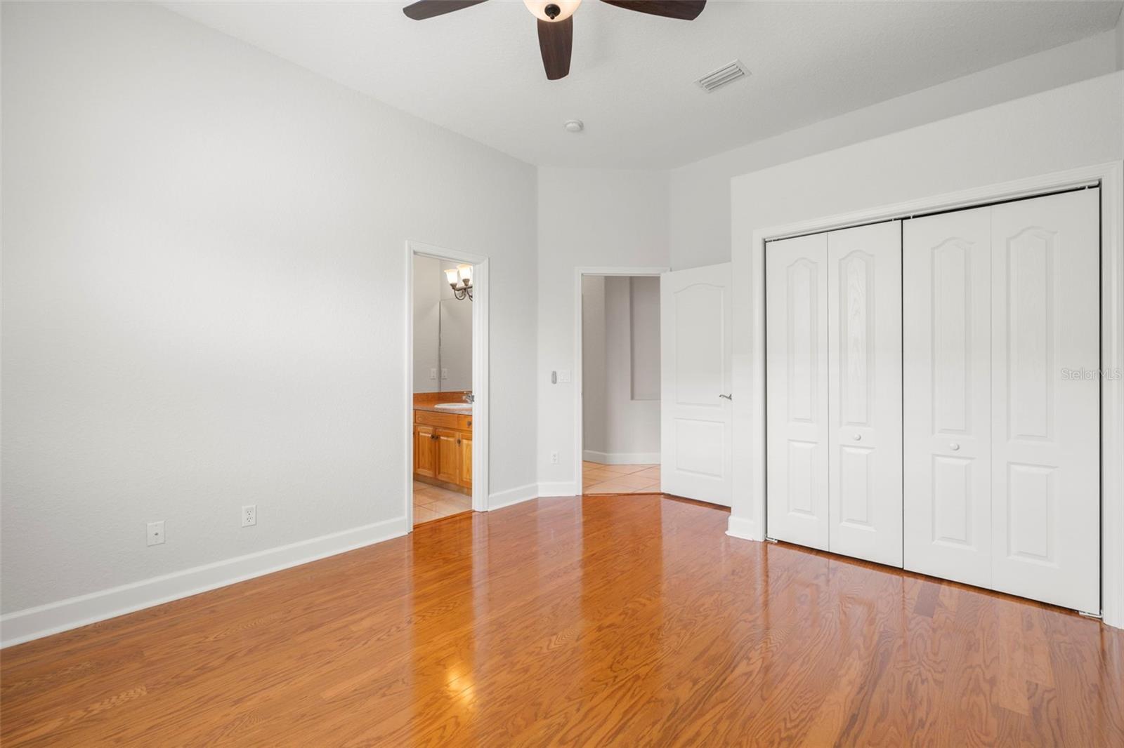 Image 38 of 50 For 3916 Valrico Grove Drive