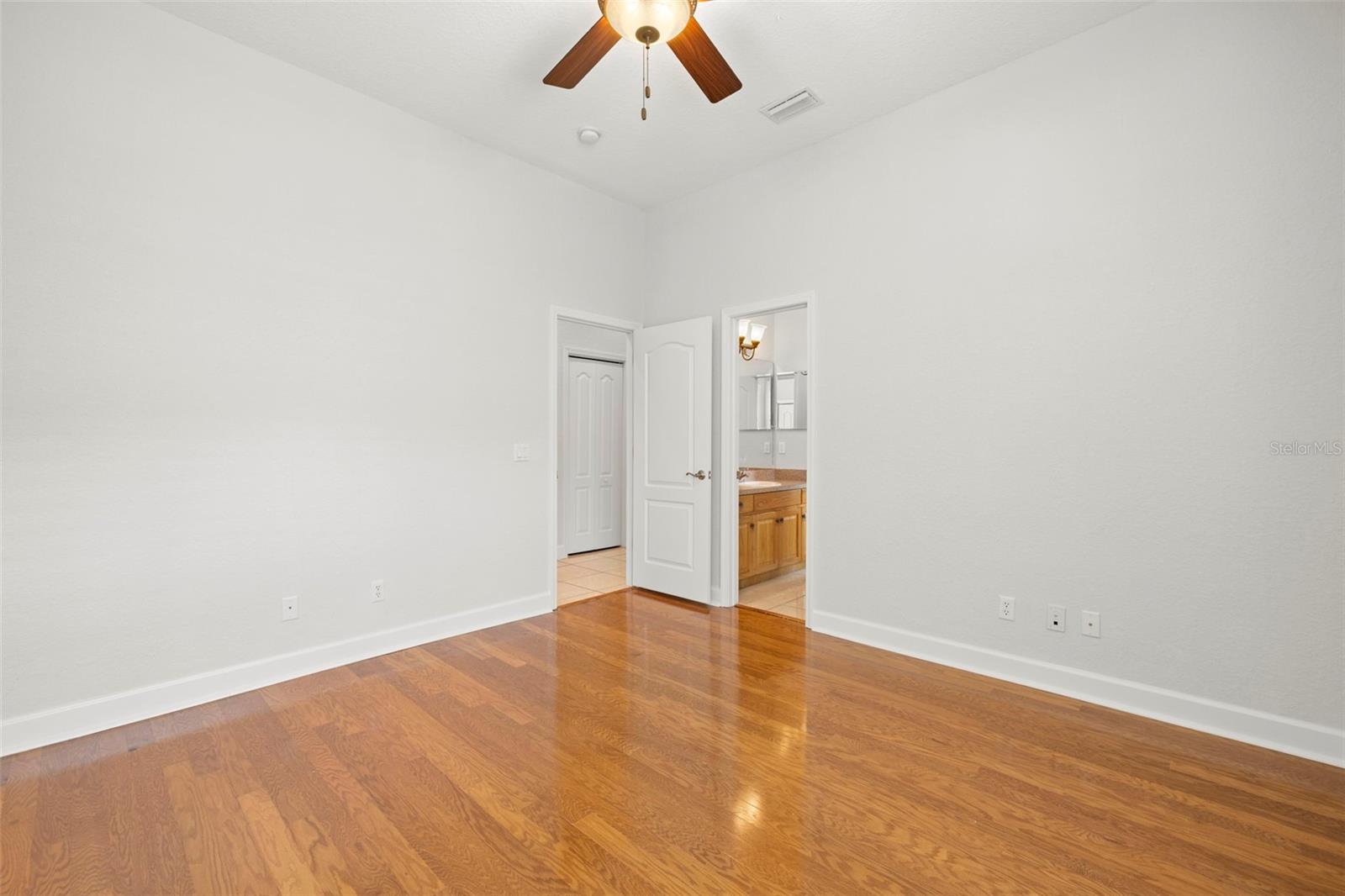 Image 42 of 50 For 3916 Valrico Grove Drive