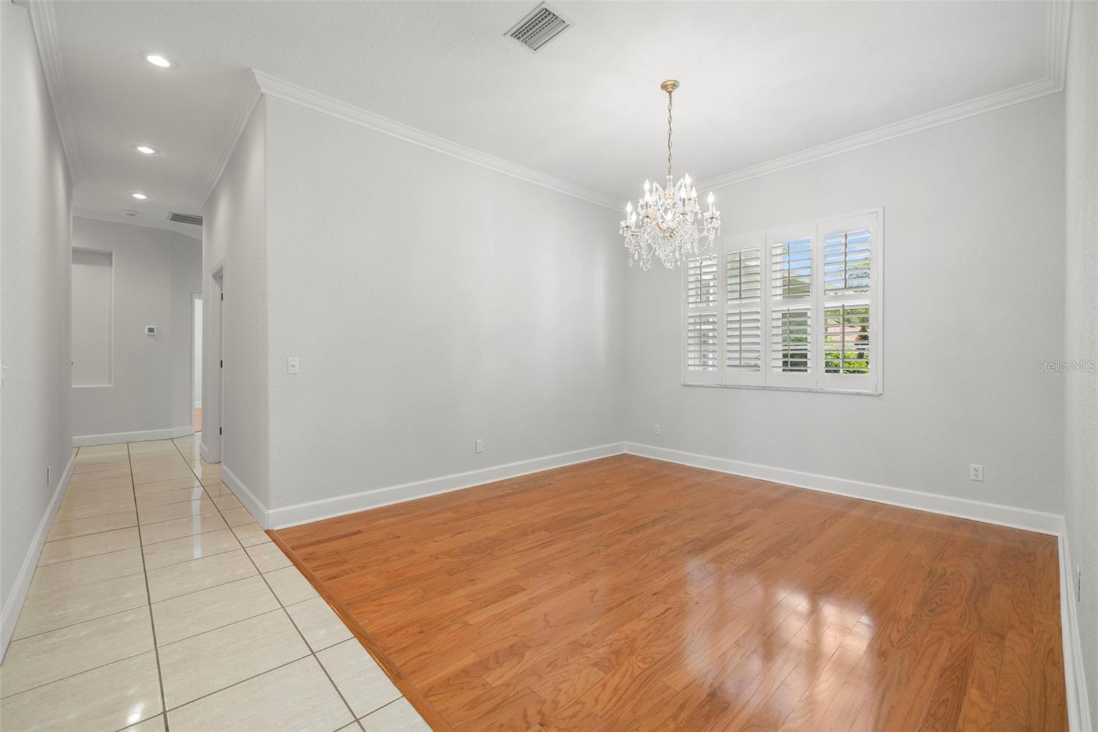 Image 7 of 50 For 3916 Valrico Grove Drive