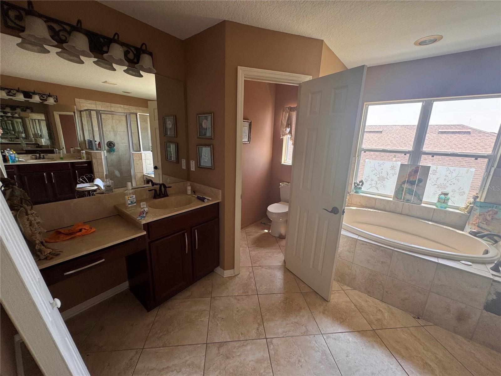 Image 8 of 10 For 16027 Vine Cliff Avenue
