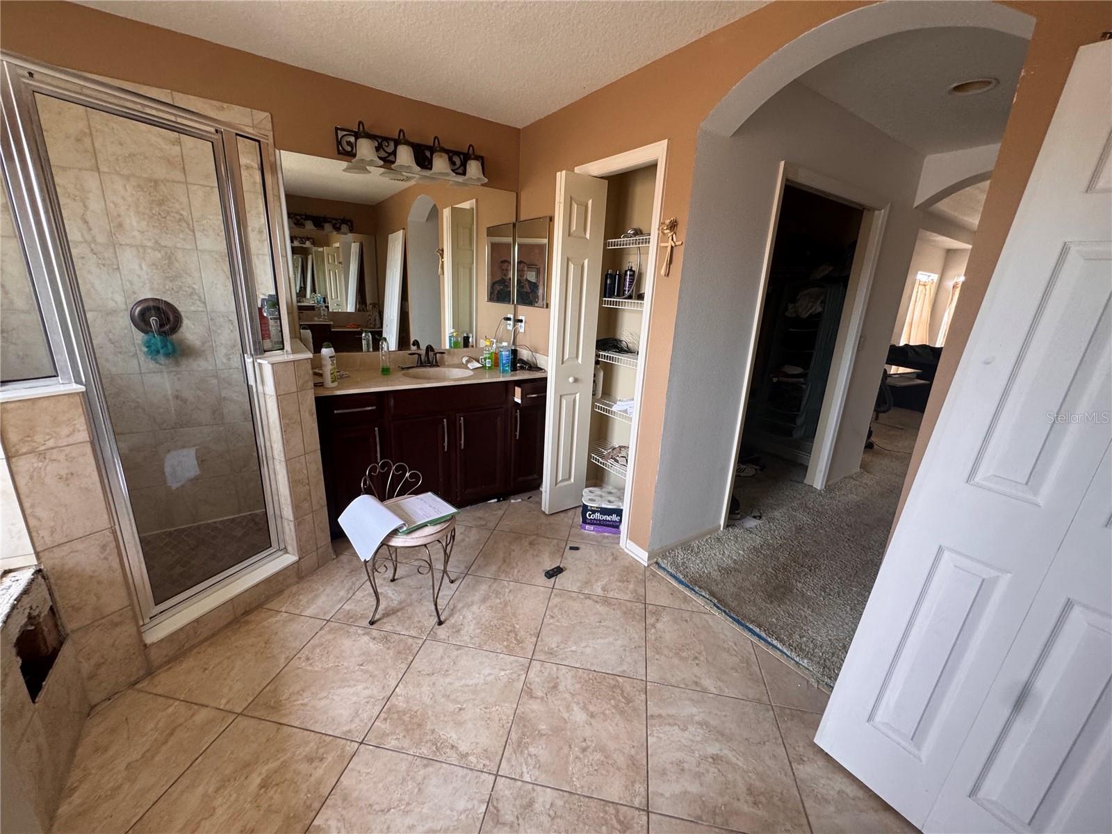 Image 9 of 10 For 16027 Vine Cliff Avenue