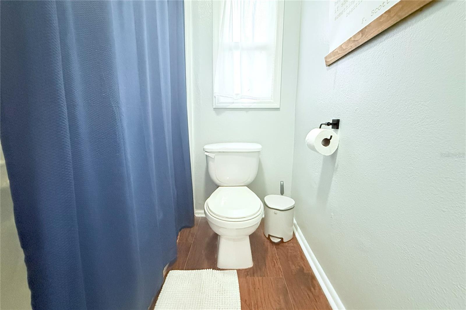 Listing photo id 25 for 1510 Mobile Avenue