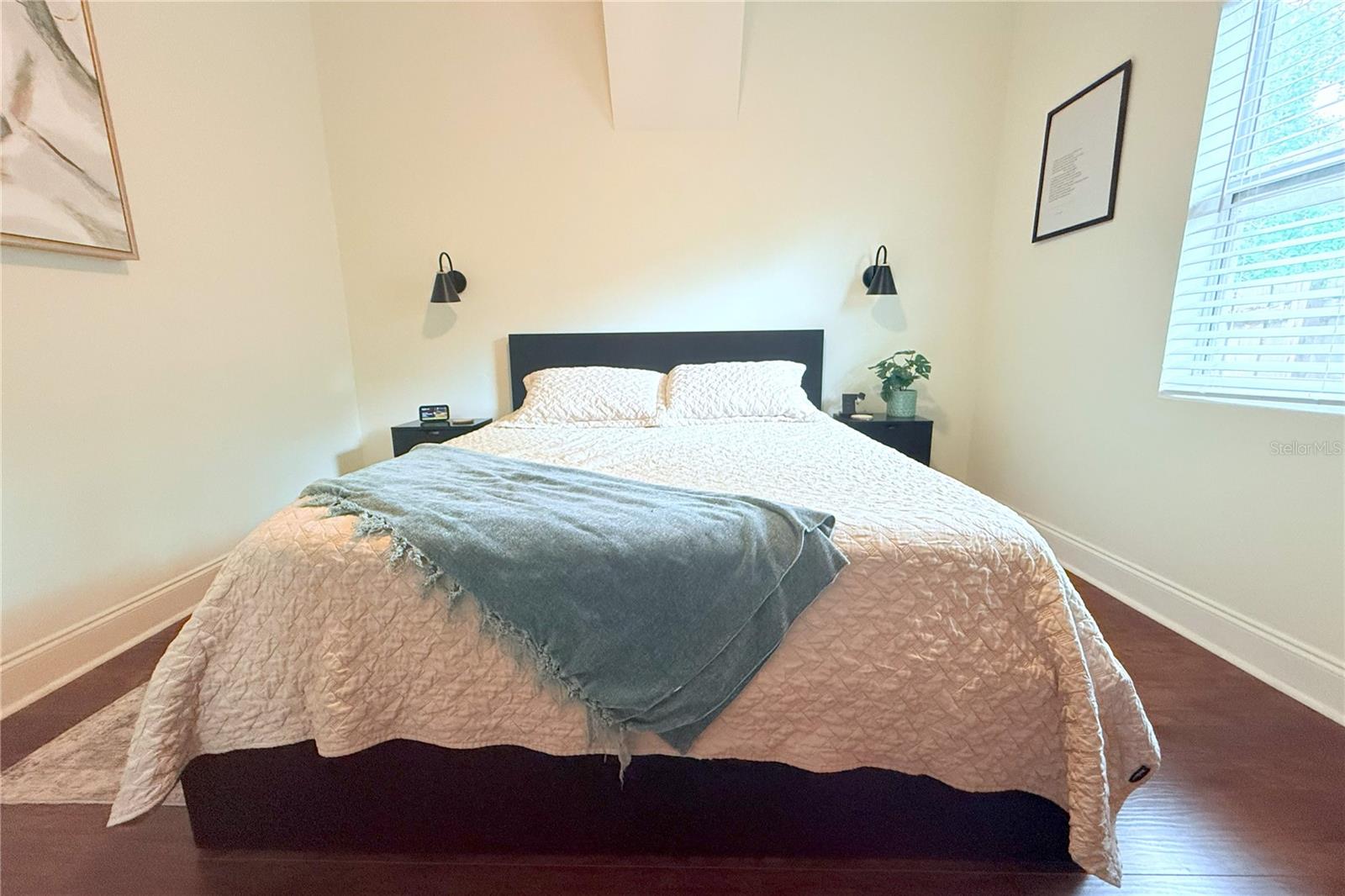 Listing photo id 27 for 1510 Mobile Avenue