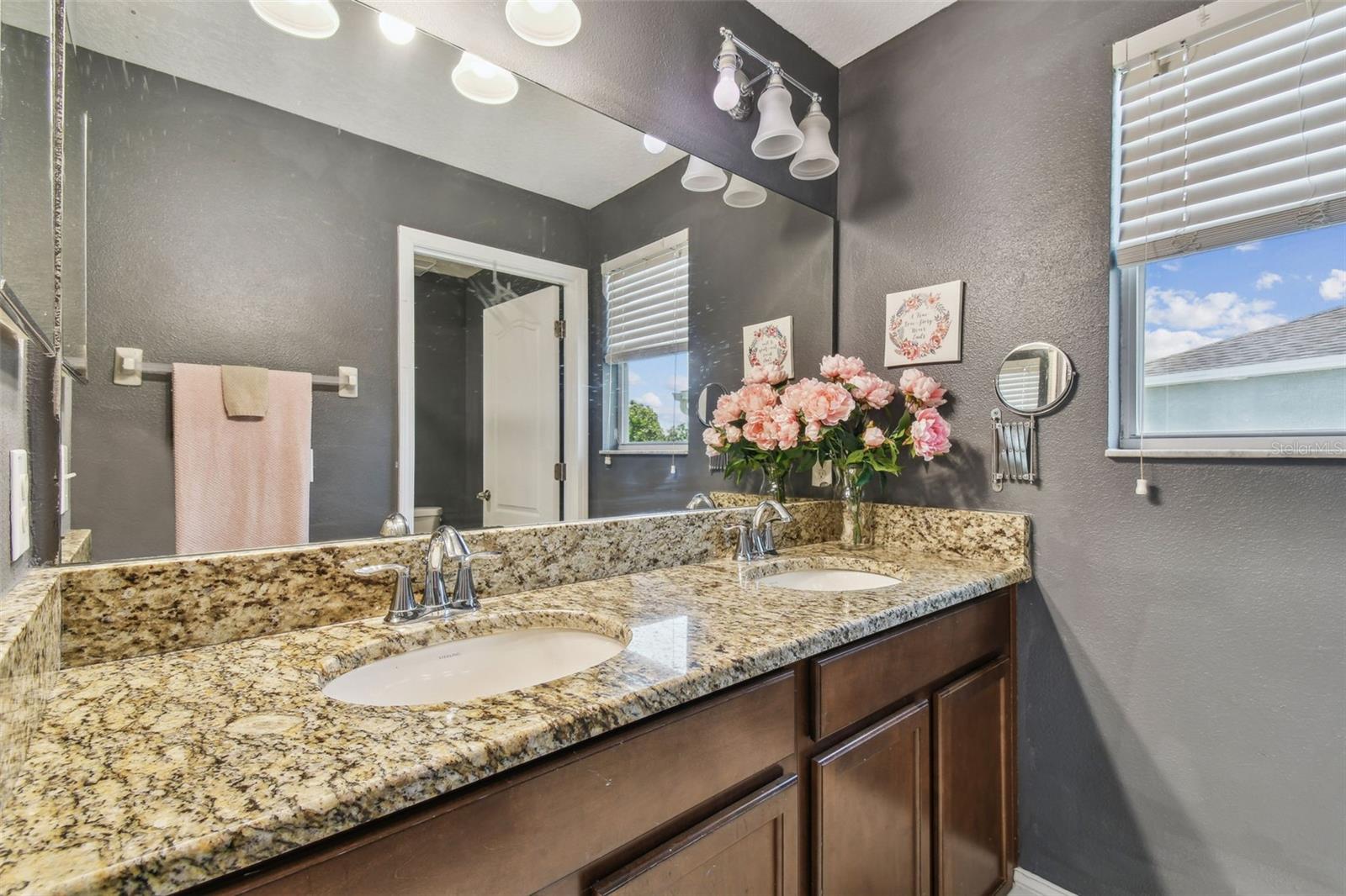 Image 71 of 100 For 1314 Oak Pond Street