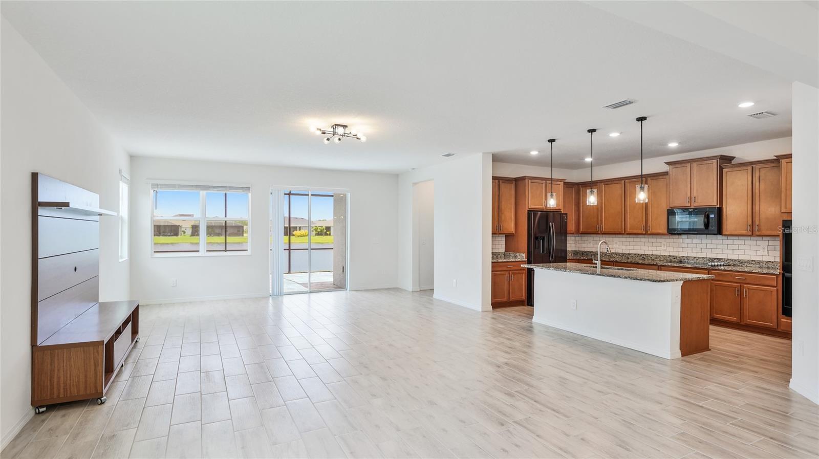 Image 12 of 38 For 14424 59th Circle E