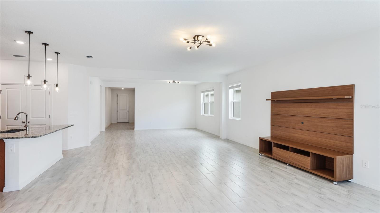 Image 14 of 38 For 14424 59th Circle E