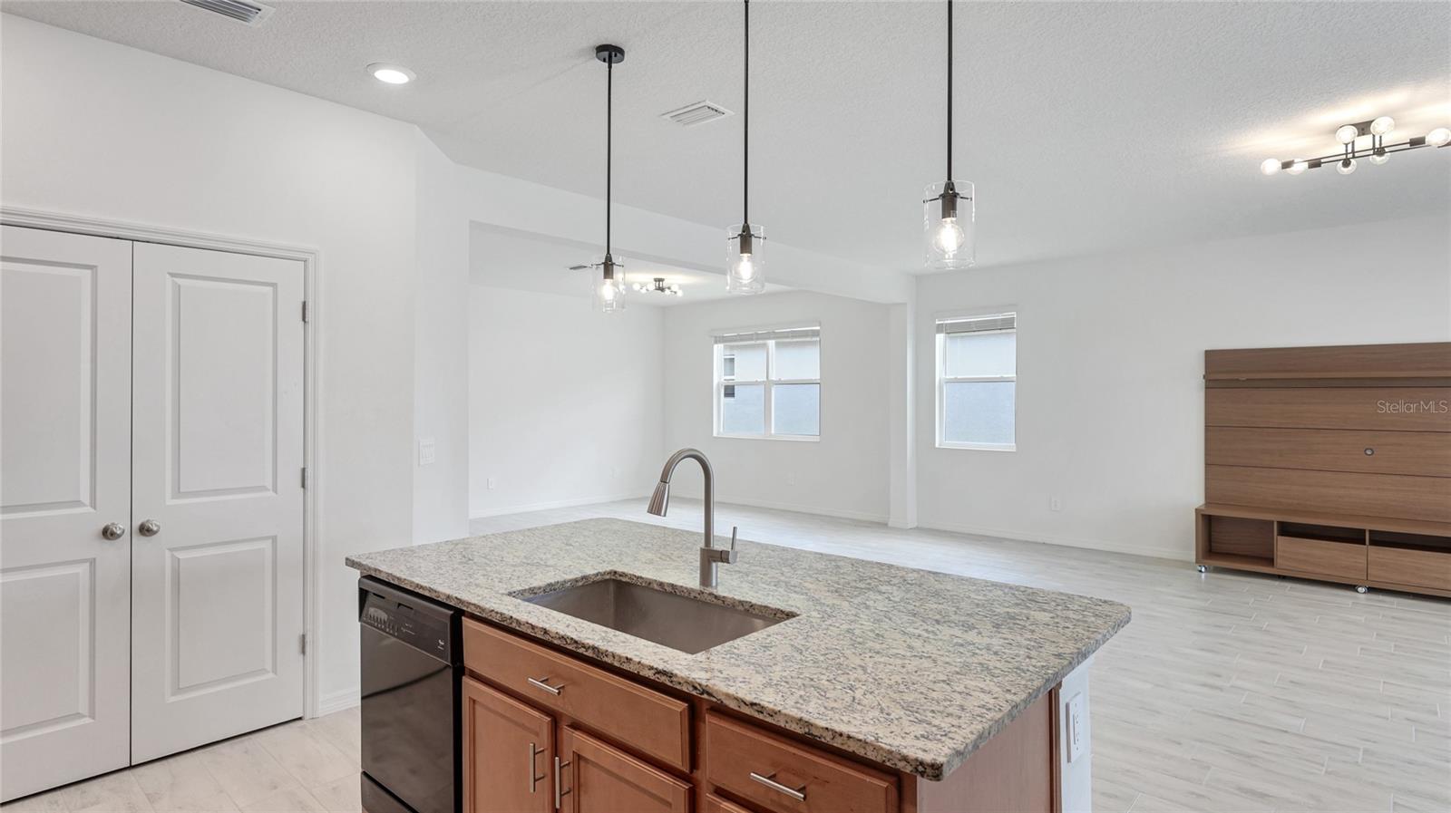Image 17 of 38 For 14424 59th Circle E
