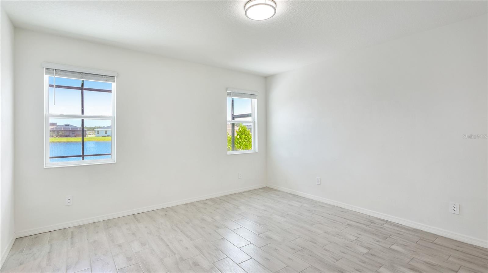 Image 18 of 38 For 14424 59th Circle E