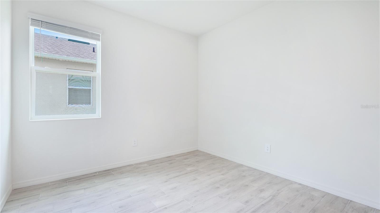 Image 22 of 38 For 14424 59th Circle E