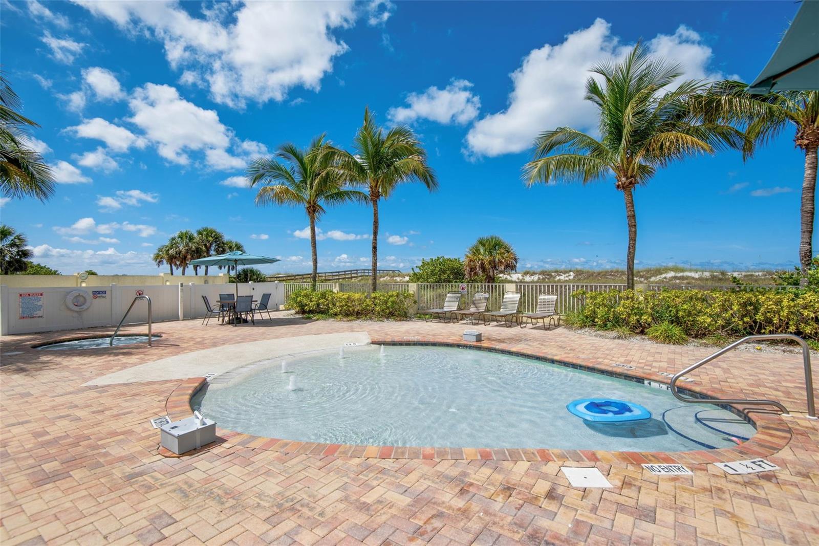 Image 26 of 42 For 12000 Gulf Boulevard 403-s