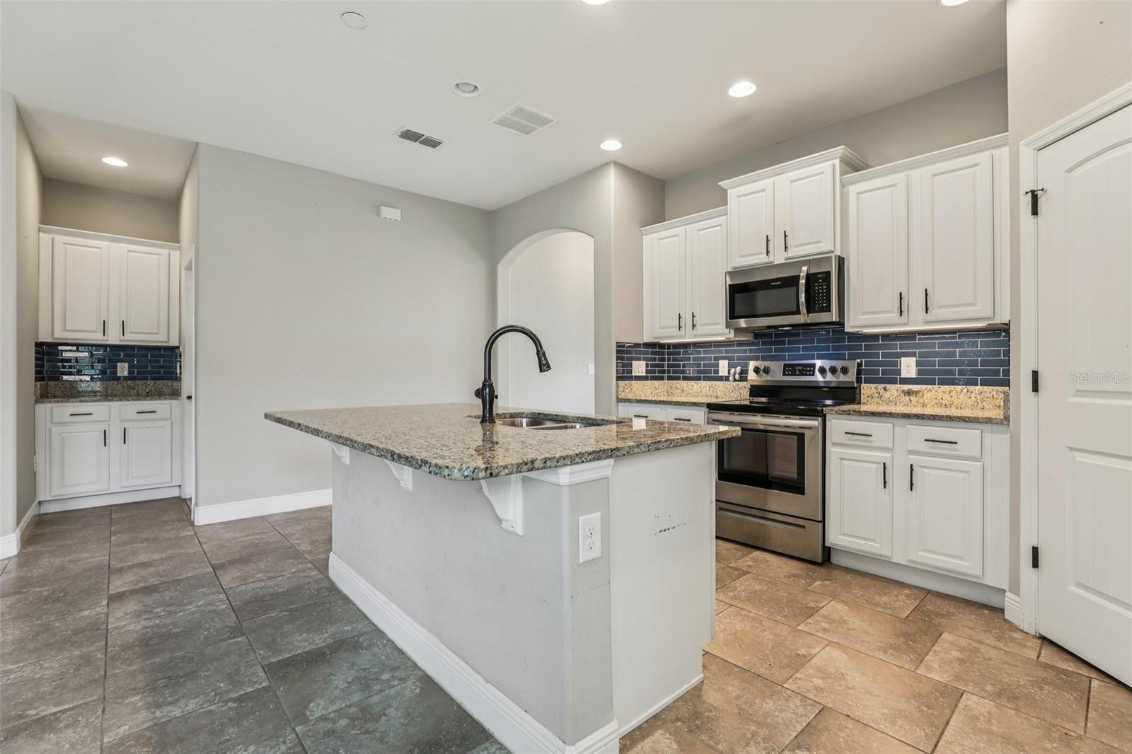 Image 14 of 68 For 4235 Prima Lago Drive