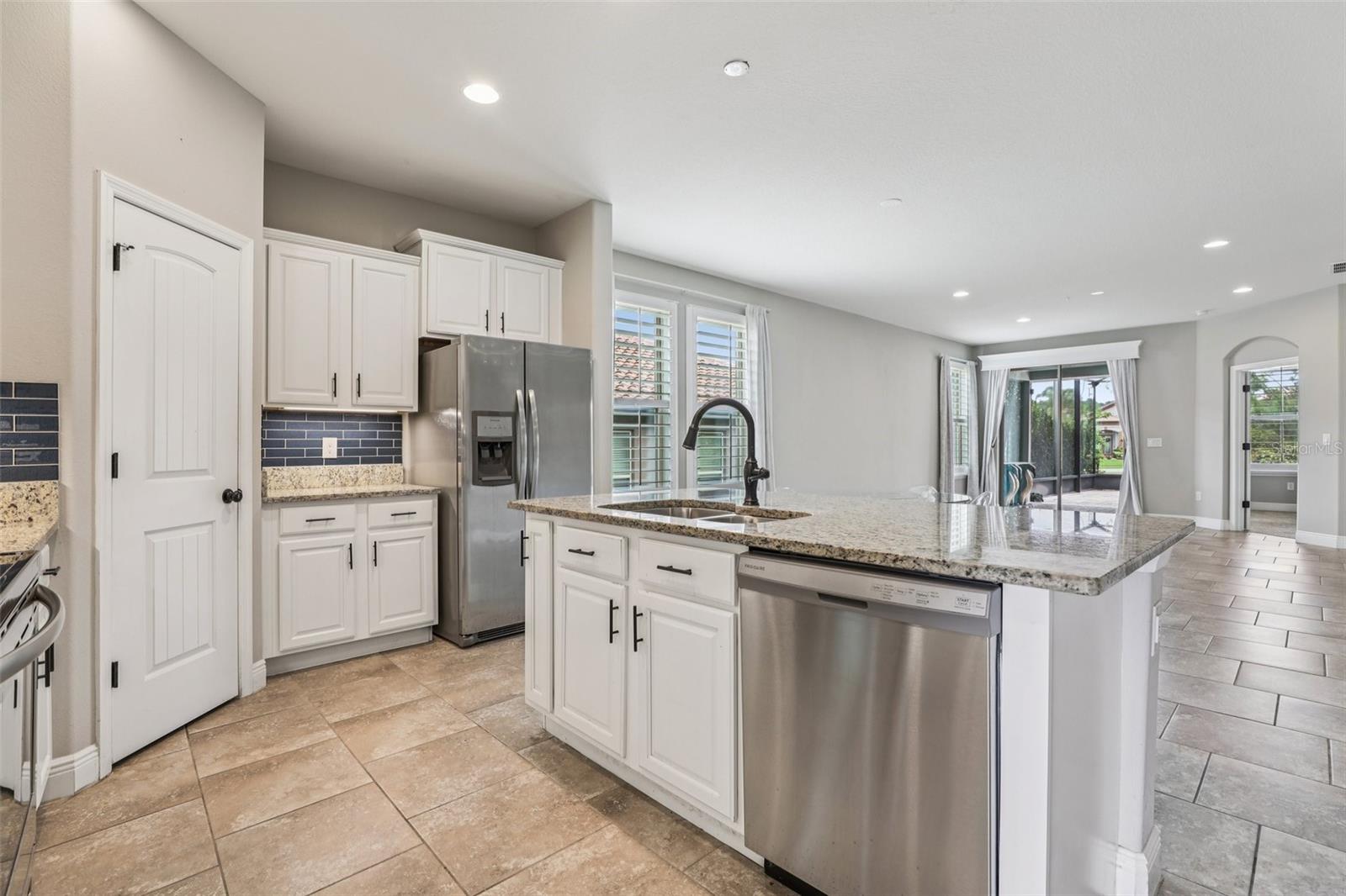 Image 16 of 68 For 4235 Prima Lago Drive