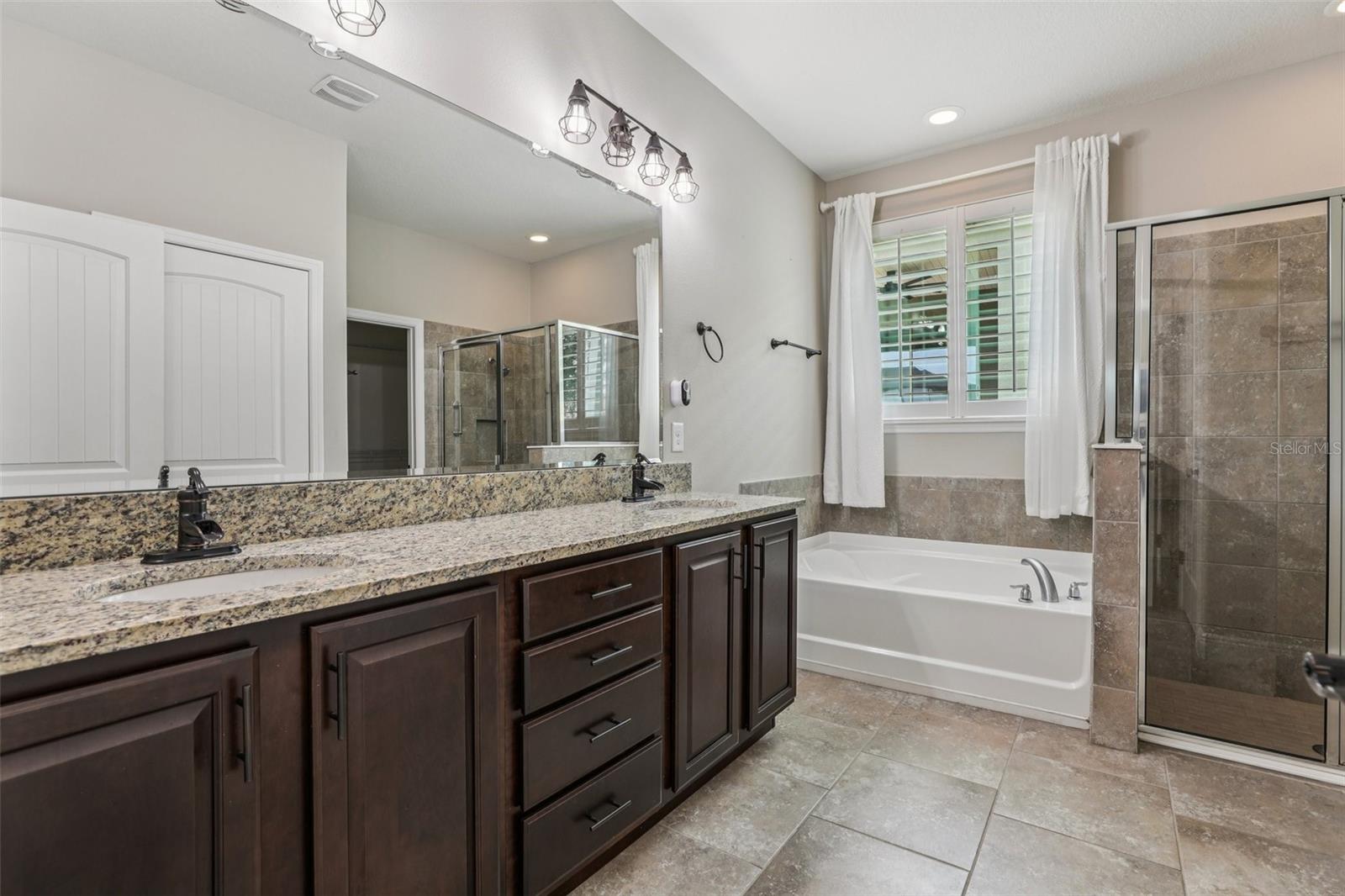 Image 17 of 68 For 4235 Prima Lago Drive