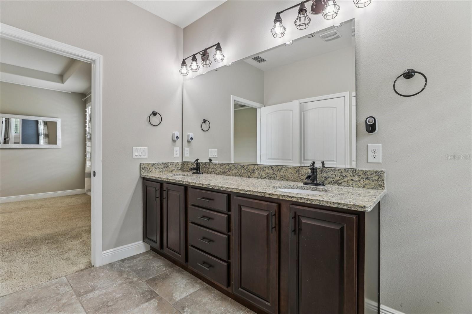Image 19 of 68 For 4235 Prima Lago Drive