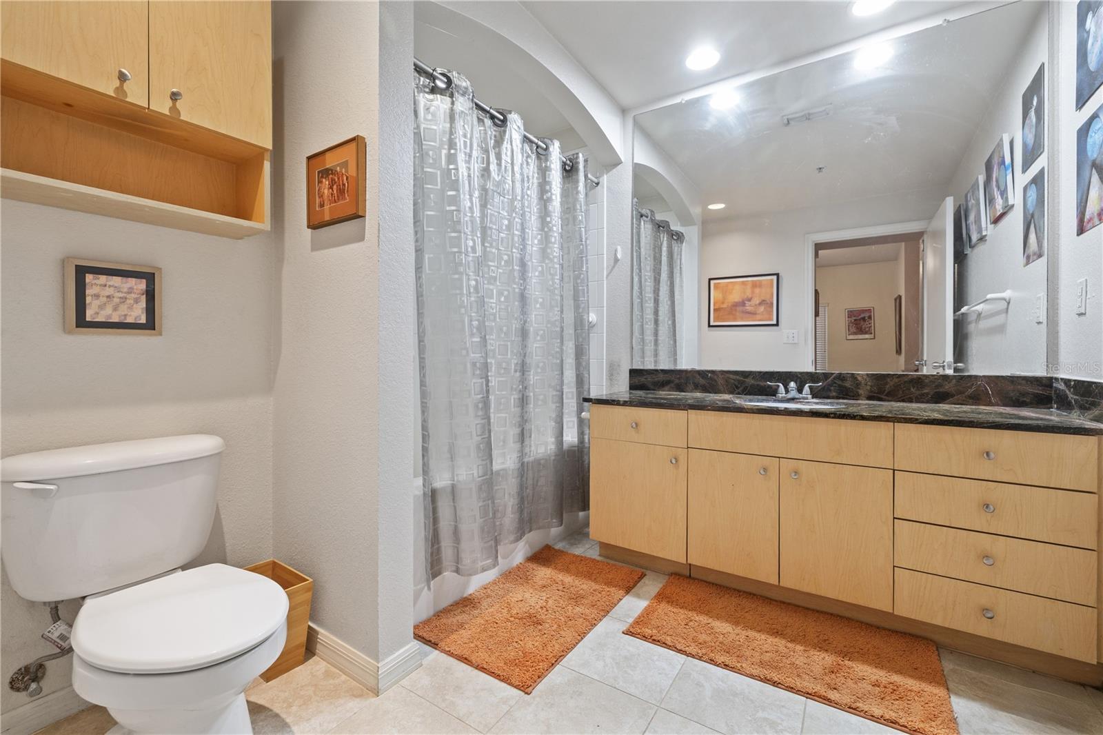 Listing photo id 15 for 100 4th Avenue S 103