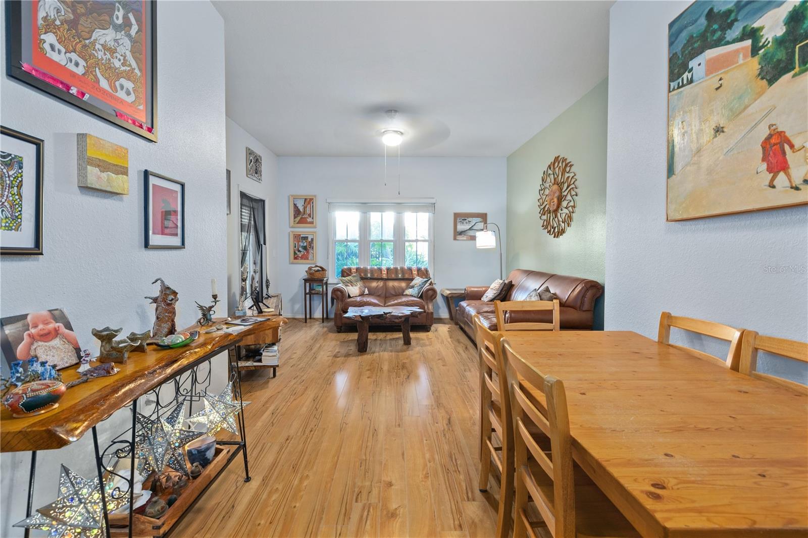 Listing photo id 2 for 100 4th Avenue S 103