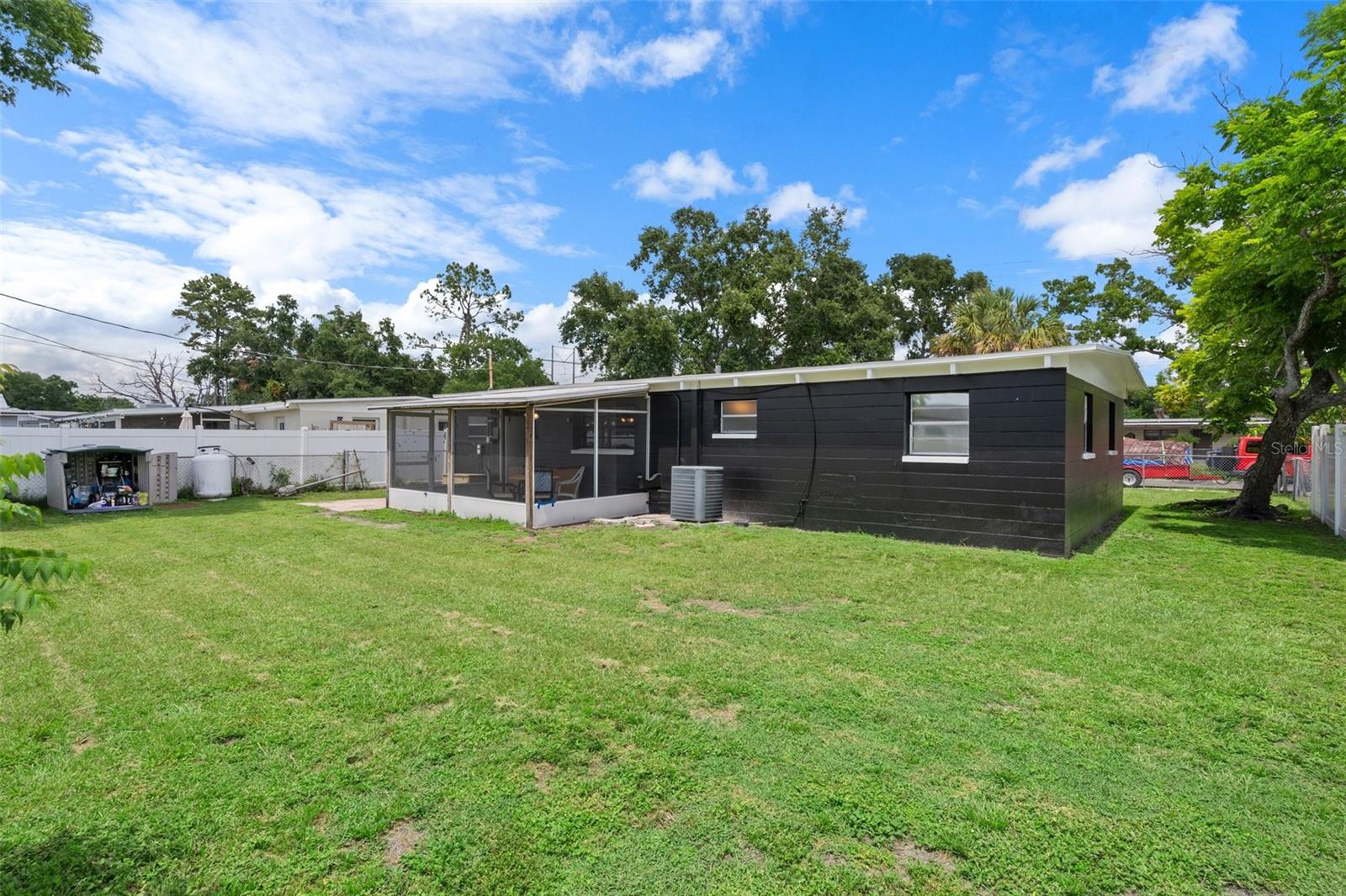 Image 5 of 48 For 1707 Windsor Way